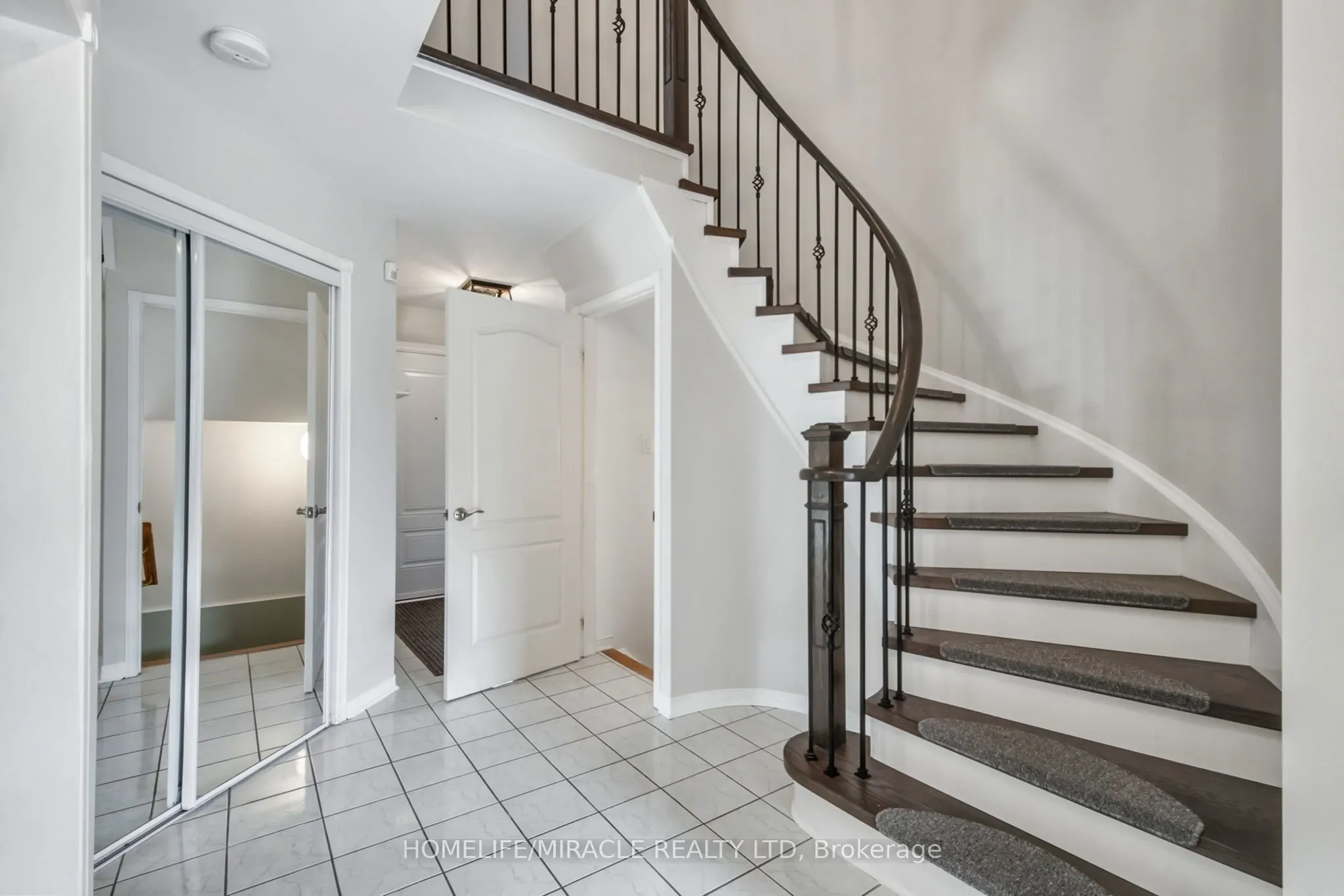 373 Turnberry Crescent