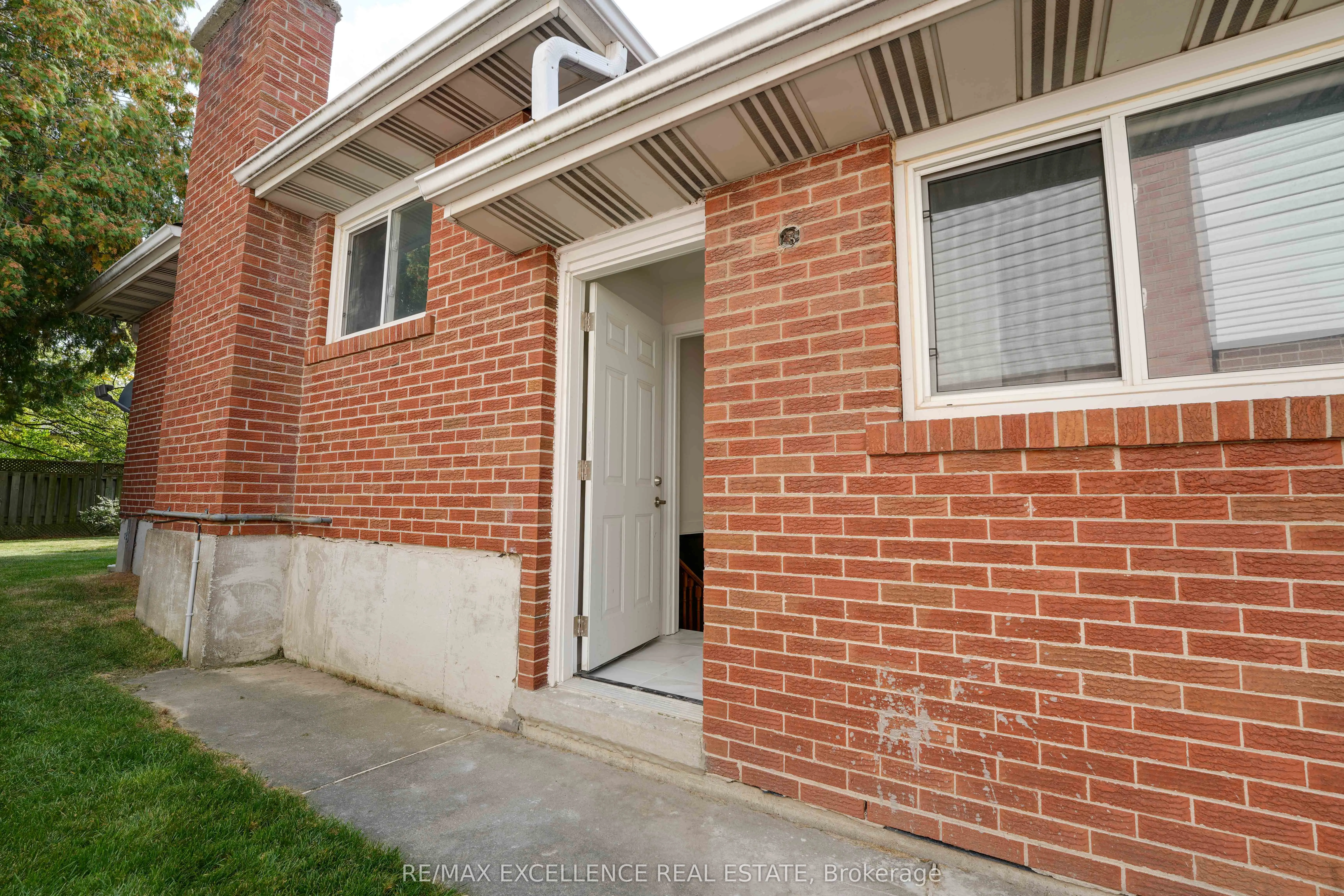 85 Watson Crescent