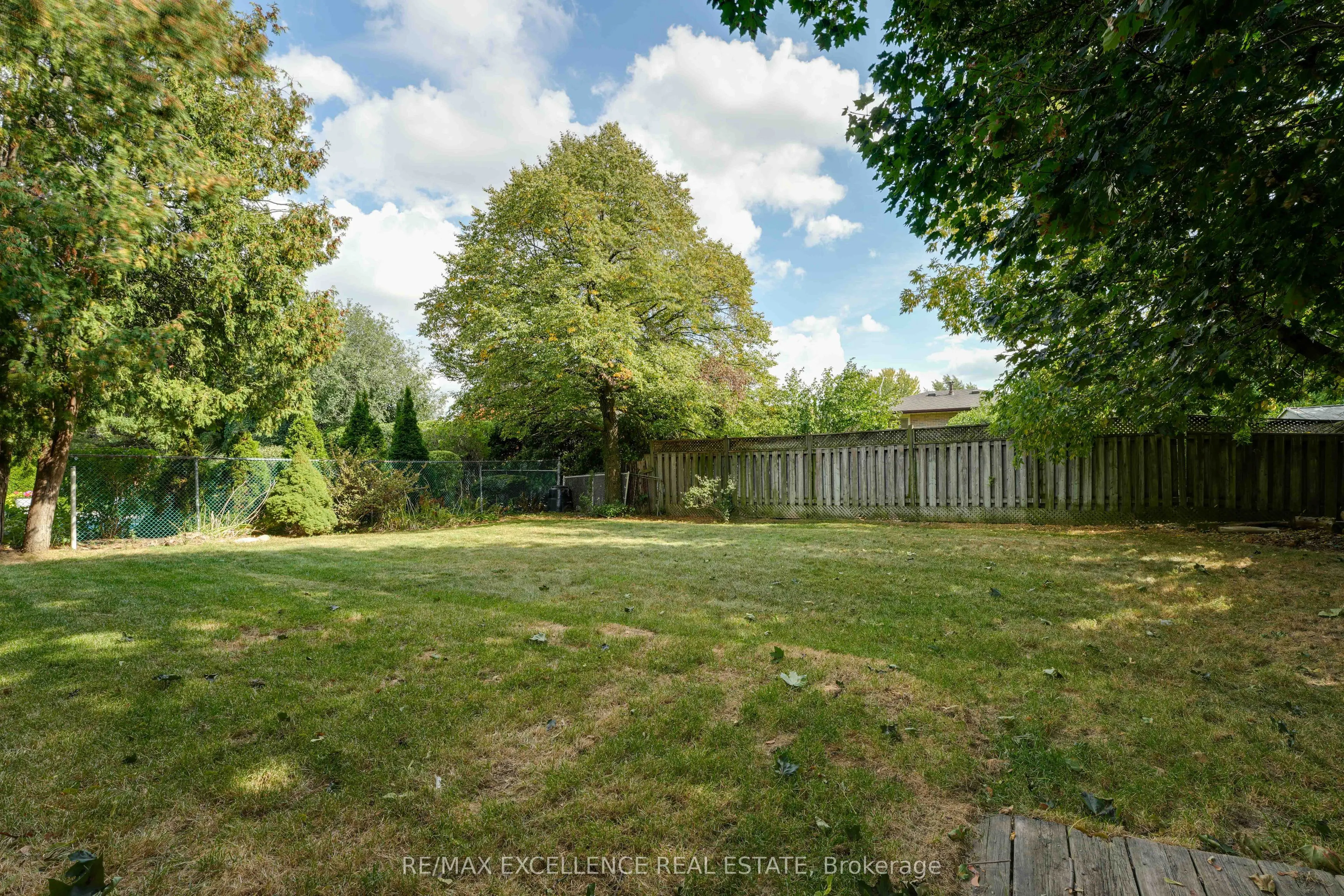 85 Watson Crescent