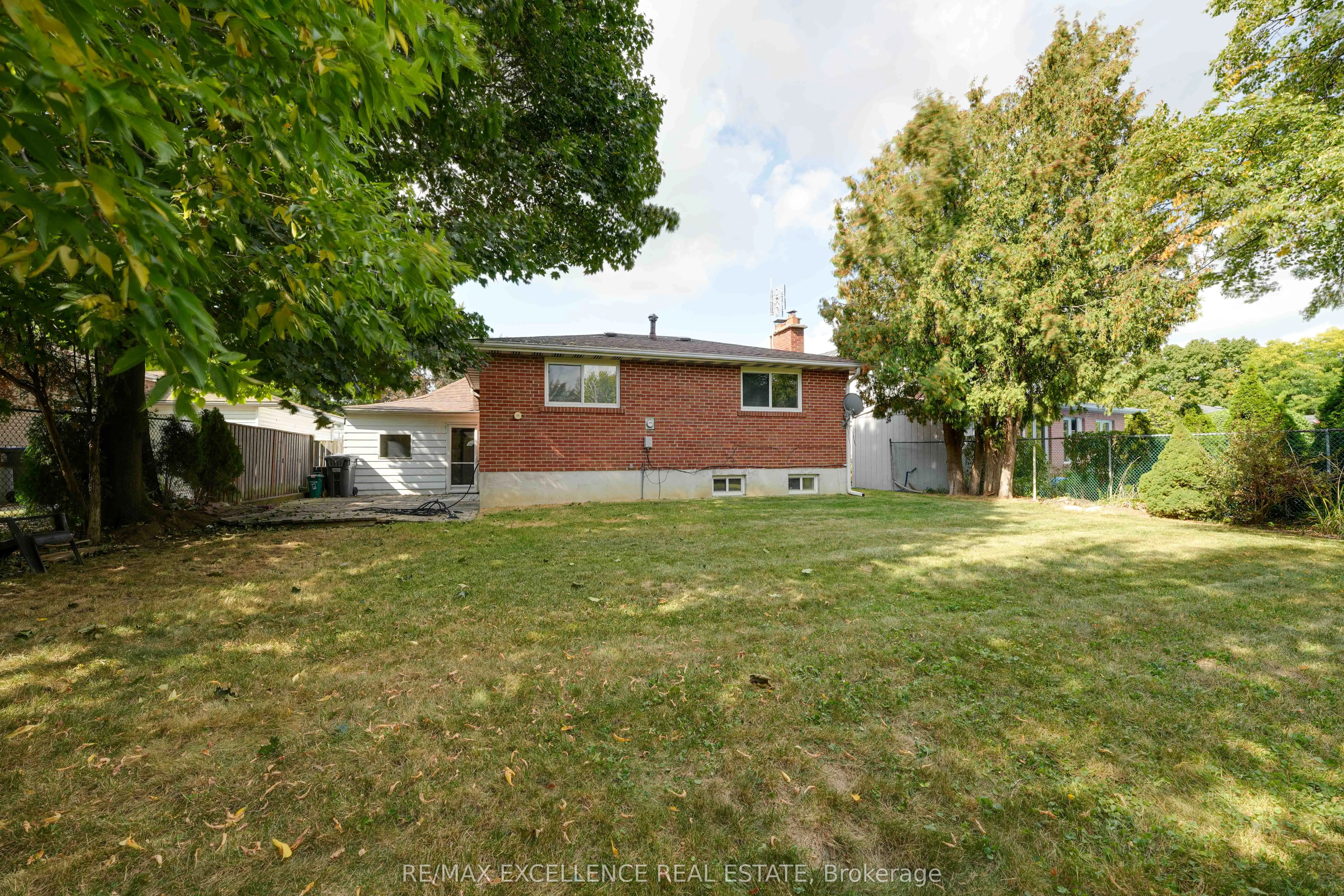 85 Watson Crescent