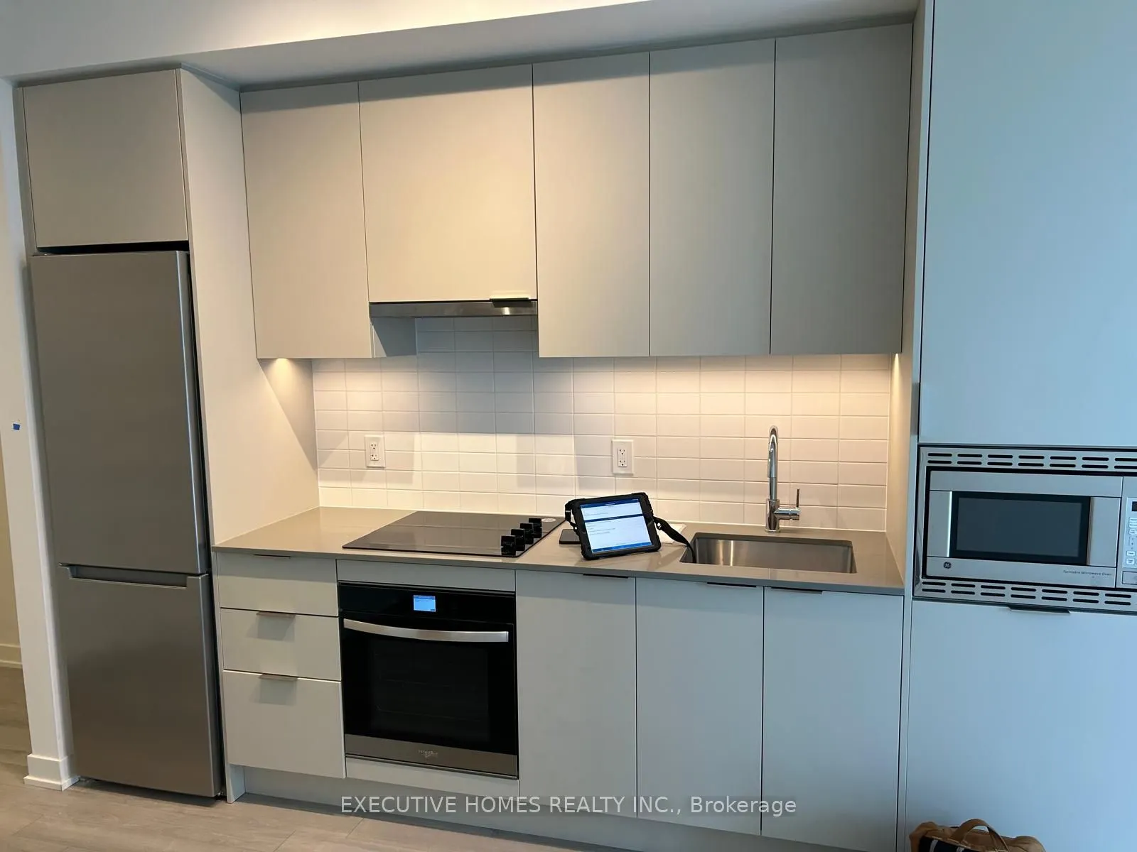 3079 Trafalgar Road, #1411