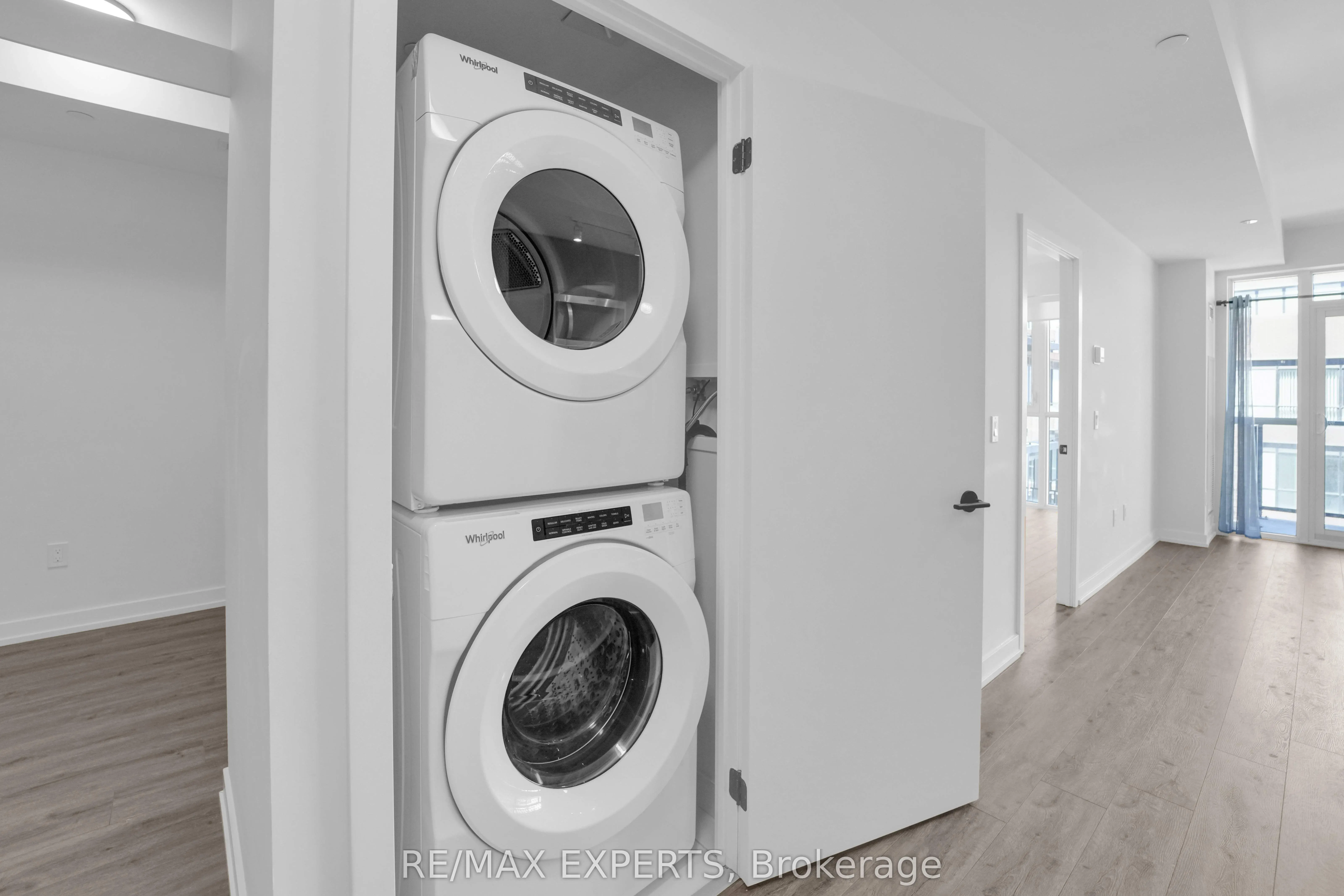 2300 St Clair Avenue W, #811