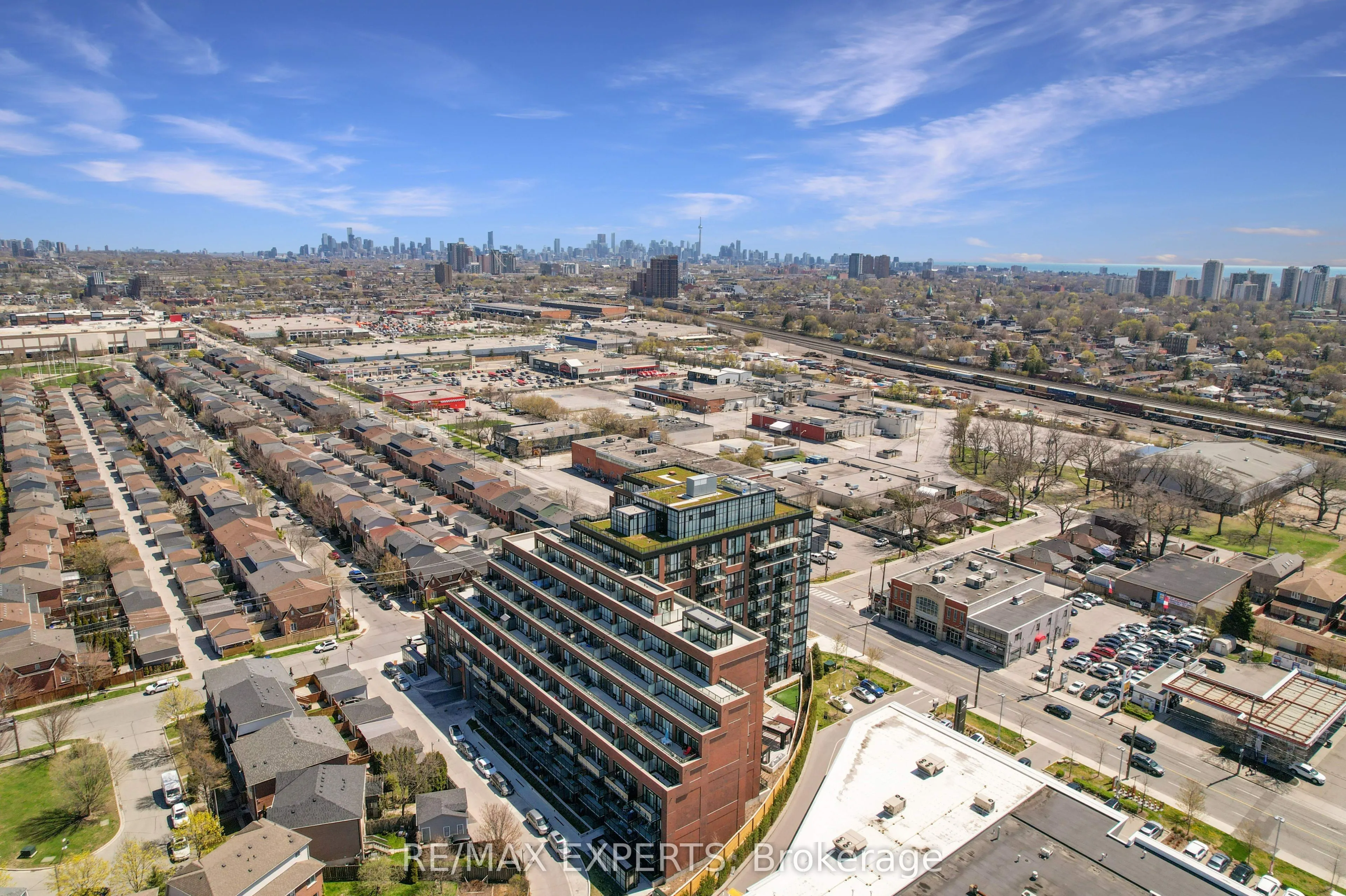 2300 St Clair Avenue W, #811