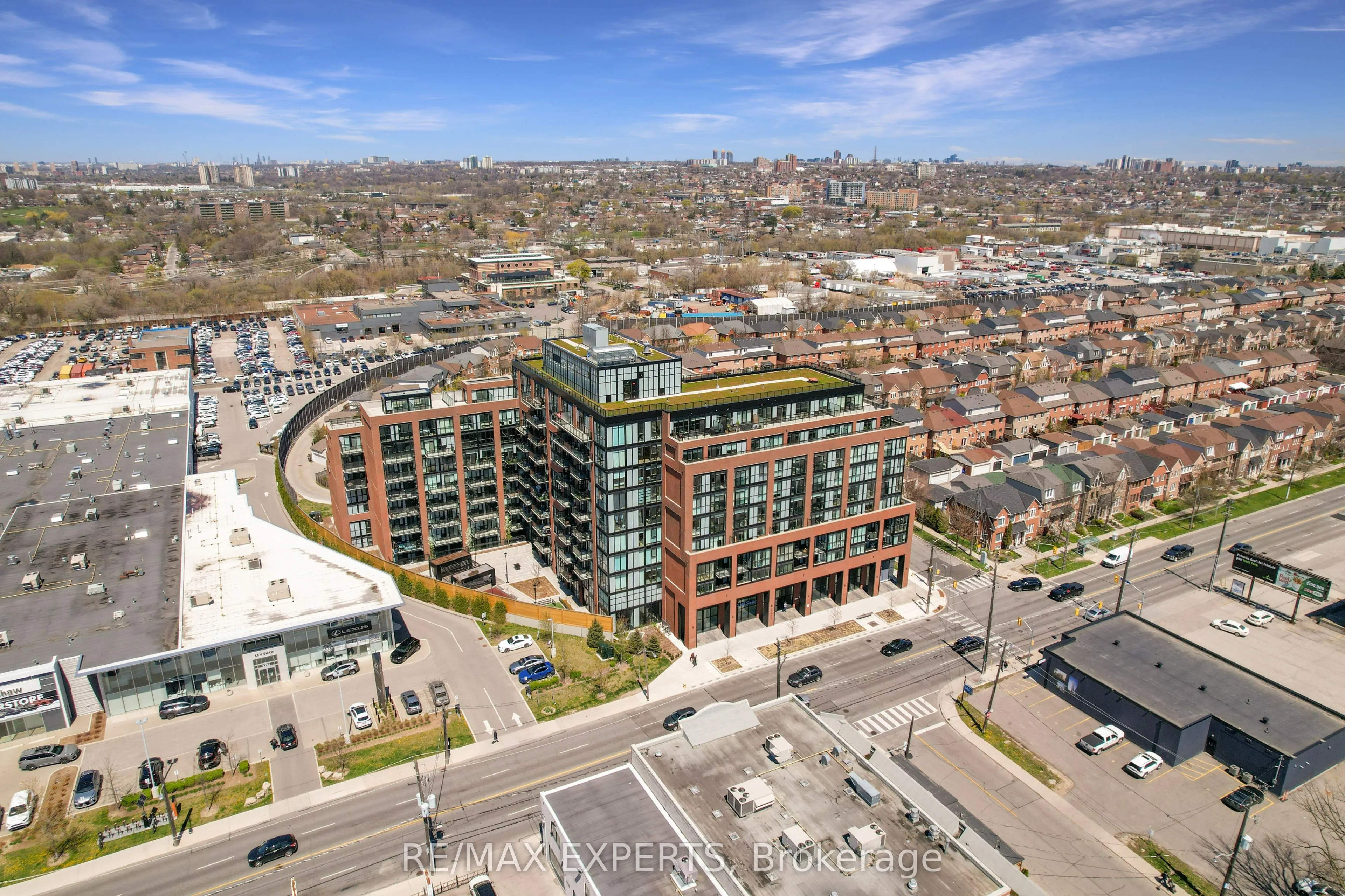 2300 St Clair Avenue W, #811