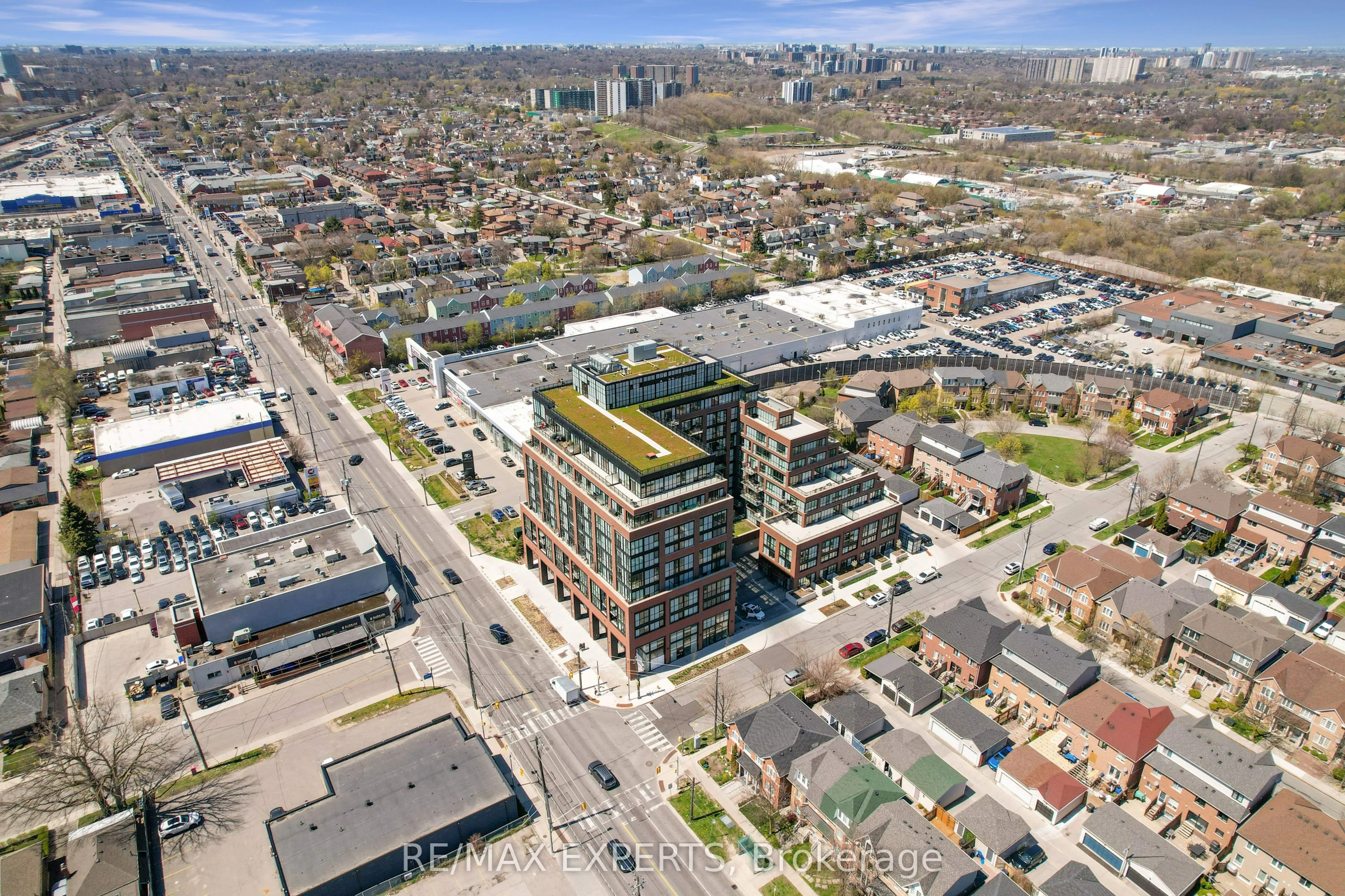 2300 St Clair Avenue W, #811