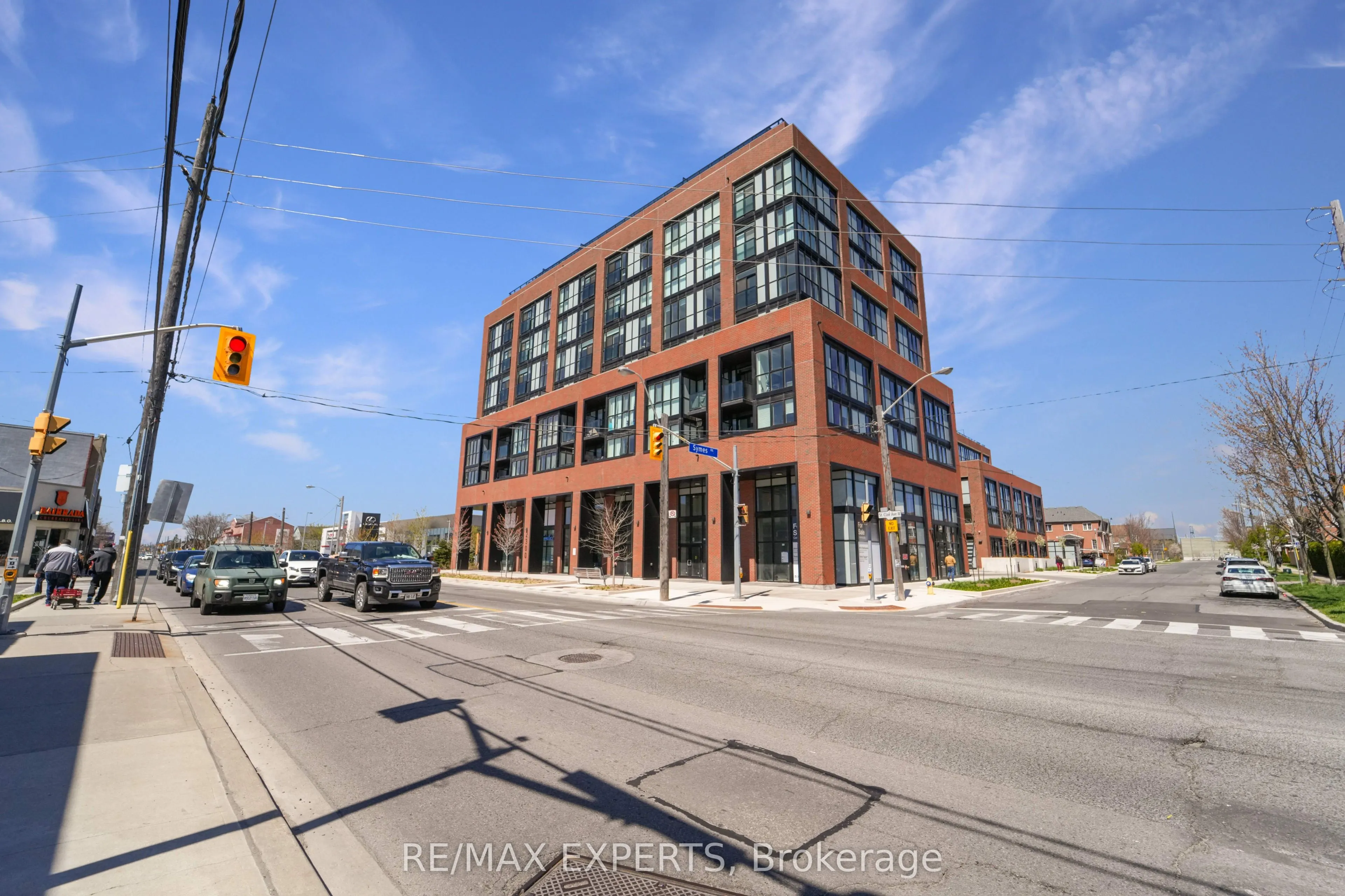 2300 St Clair Avenue W, #811