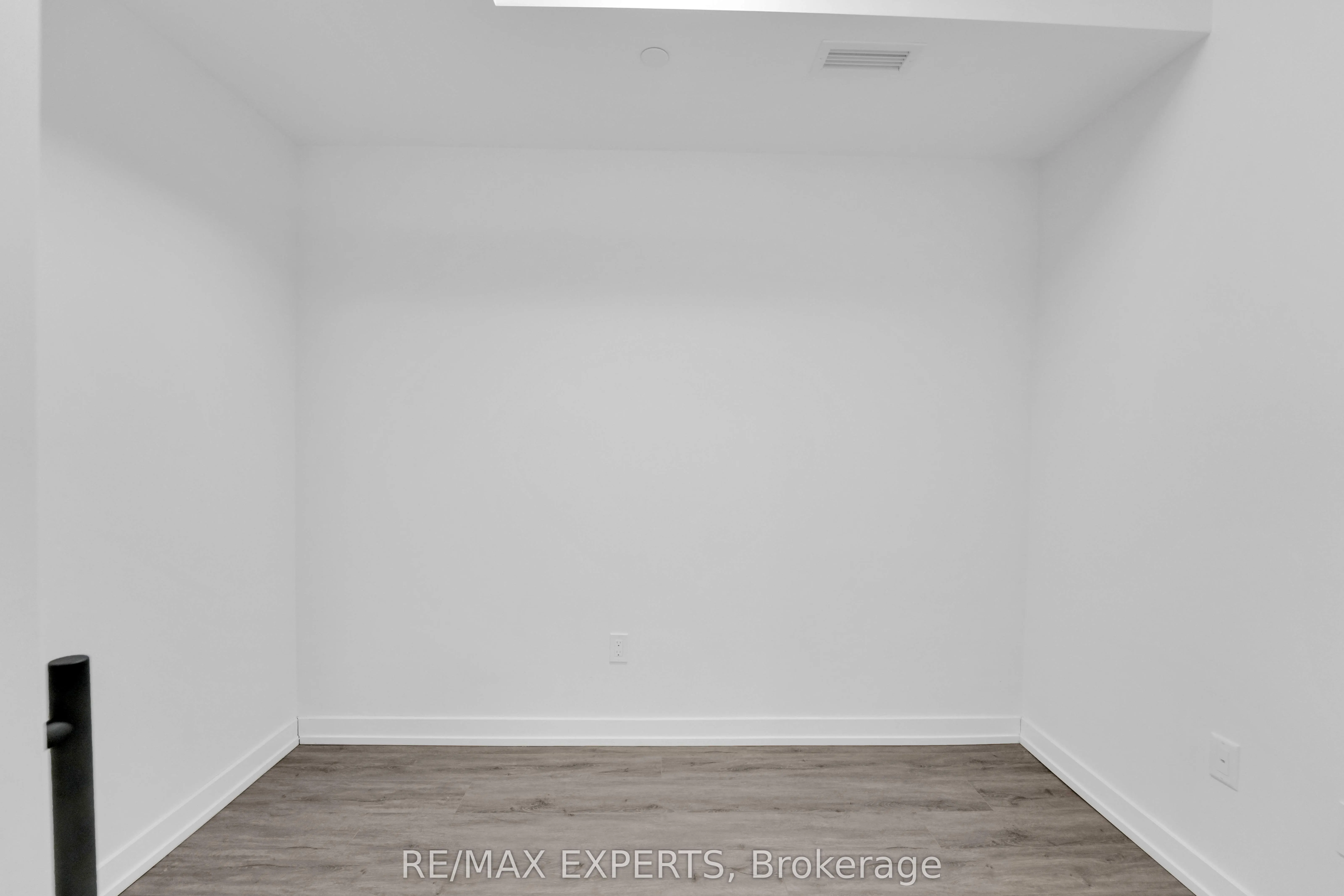 2300 St Clair Avenue W, #811
