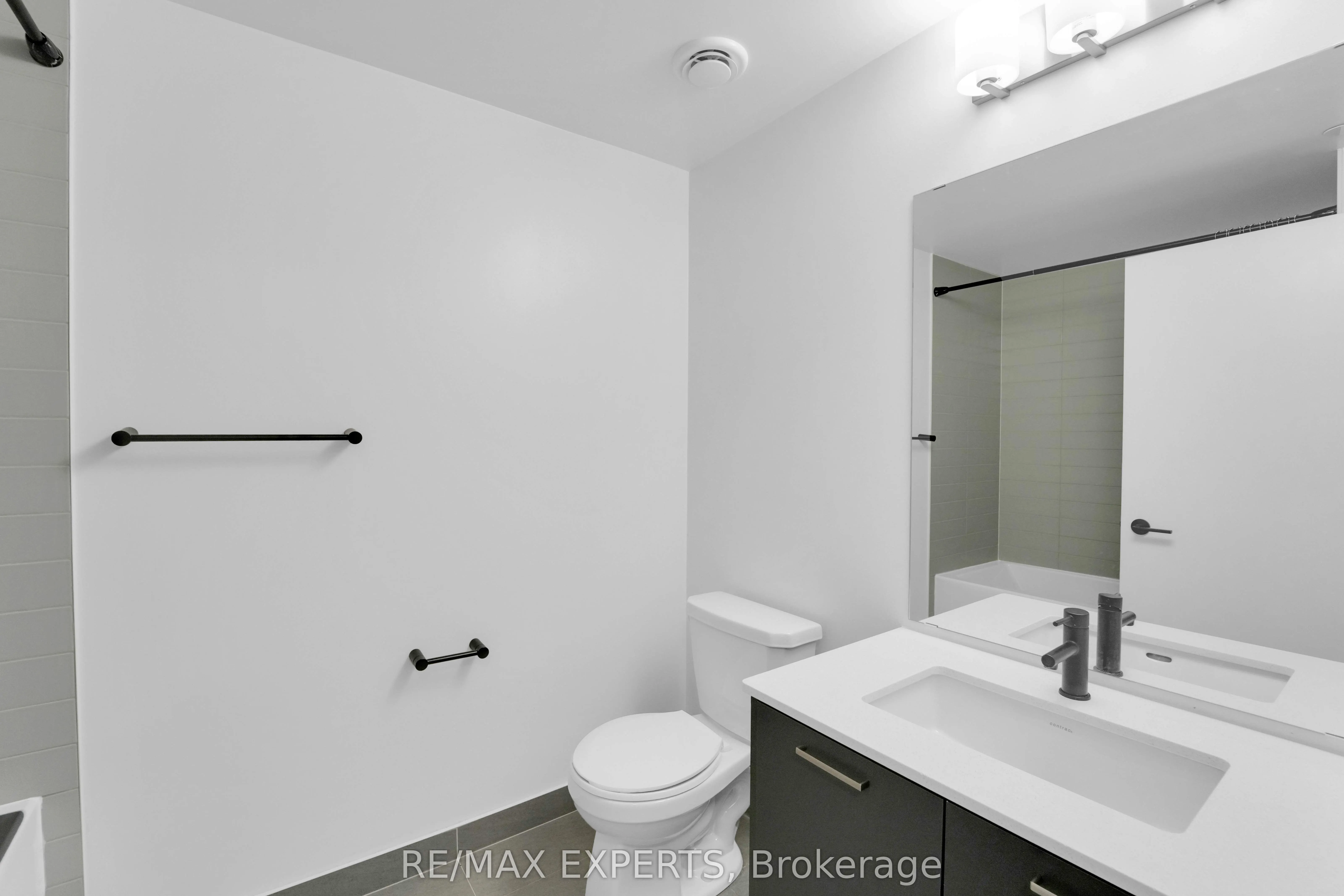 2300 St Clair Avenue W, #811