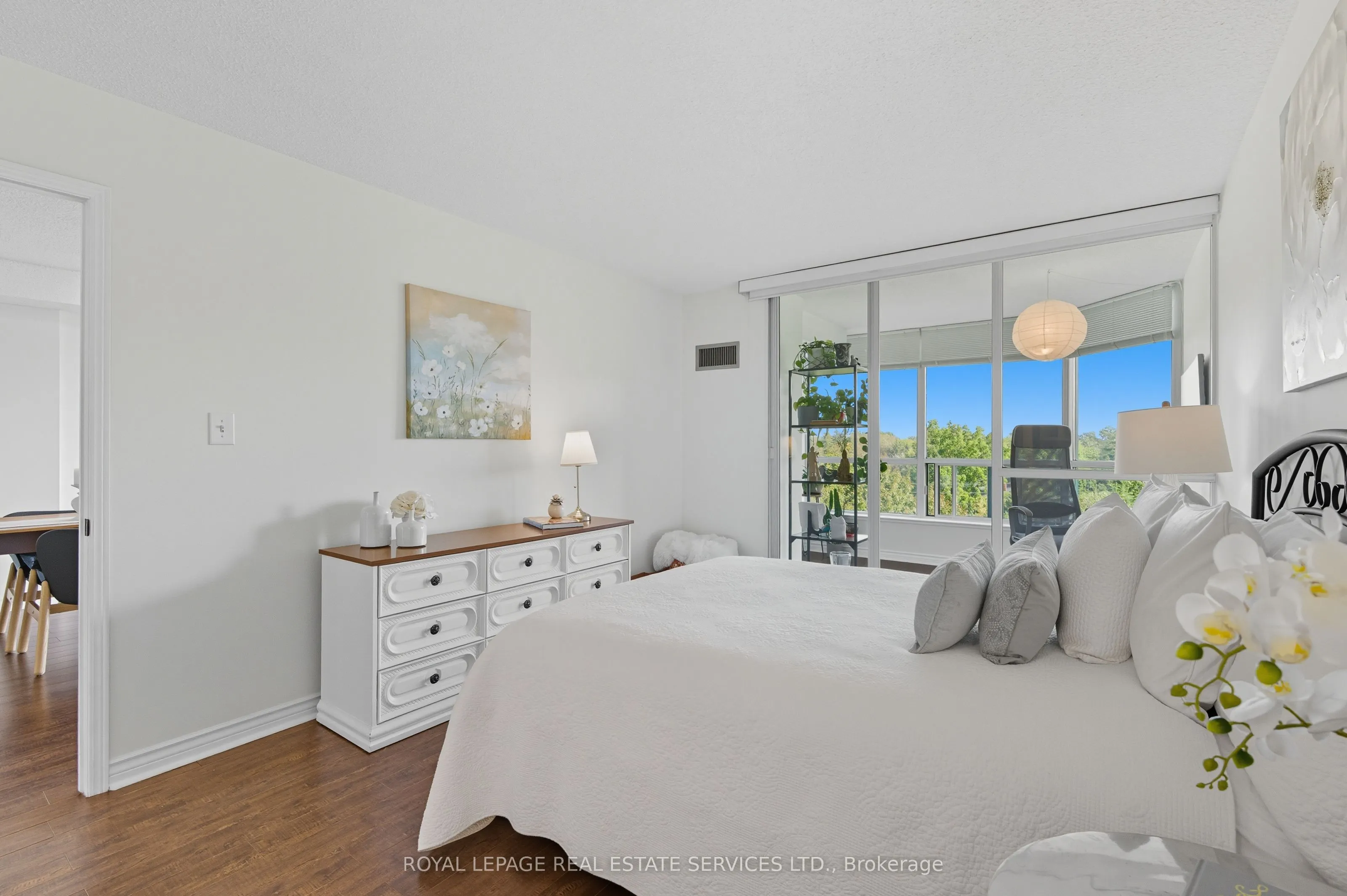 1276 Maple Crossing Boulevard, #614