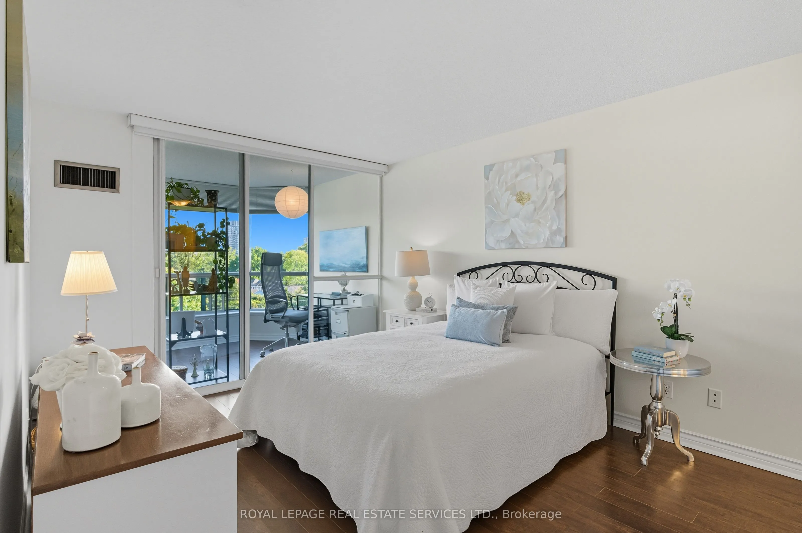 1276 Maple Crossing Boulevard, #614