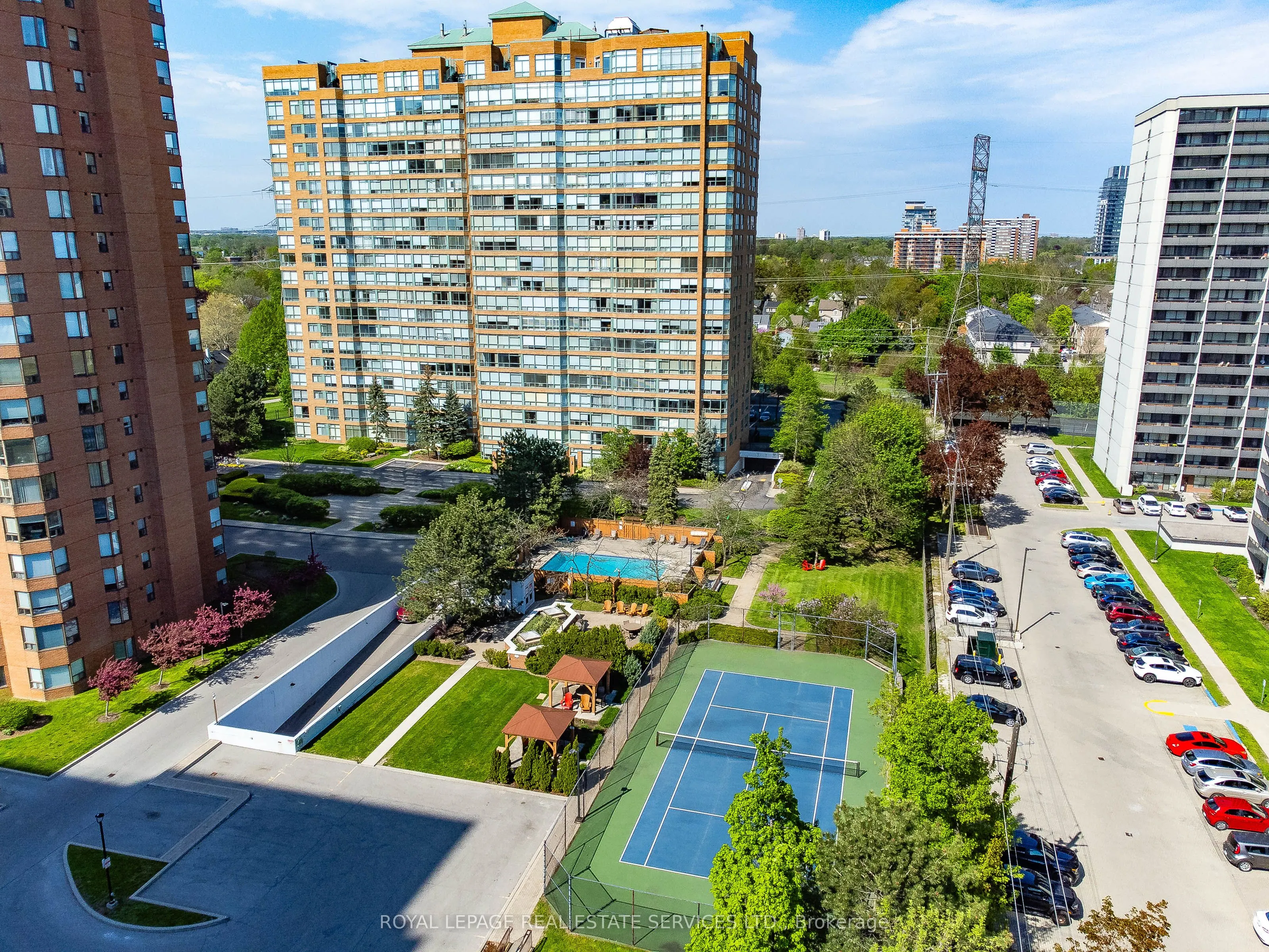 1276 Maple Crossing Boulevard, #614