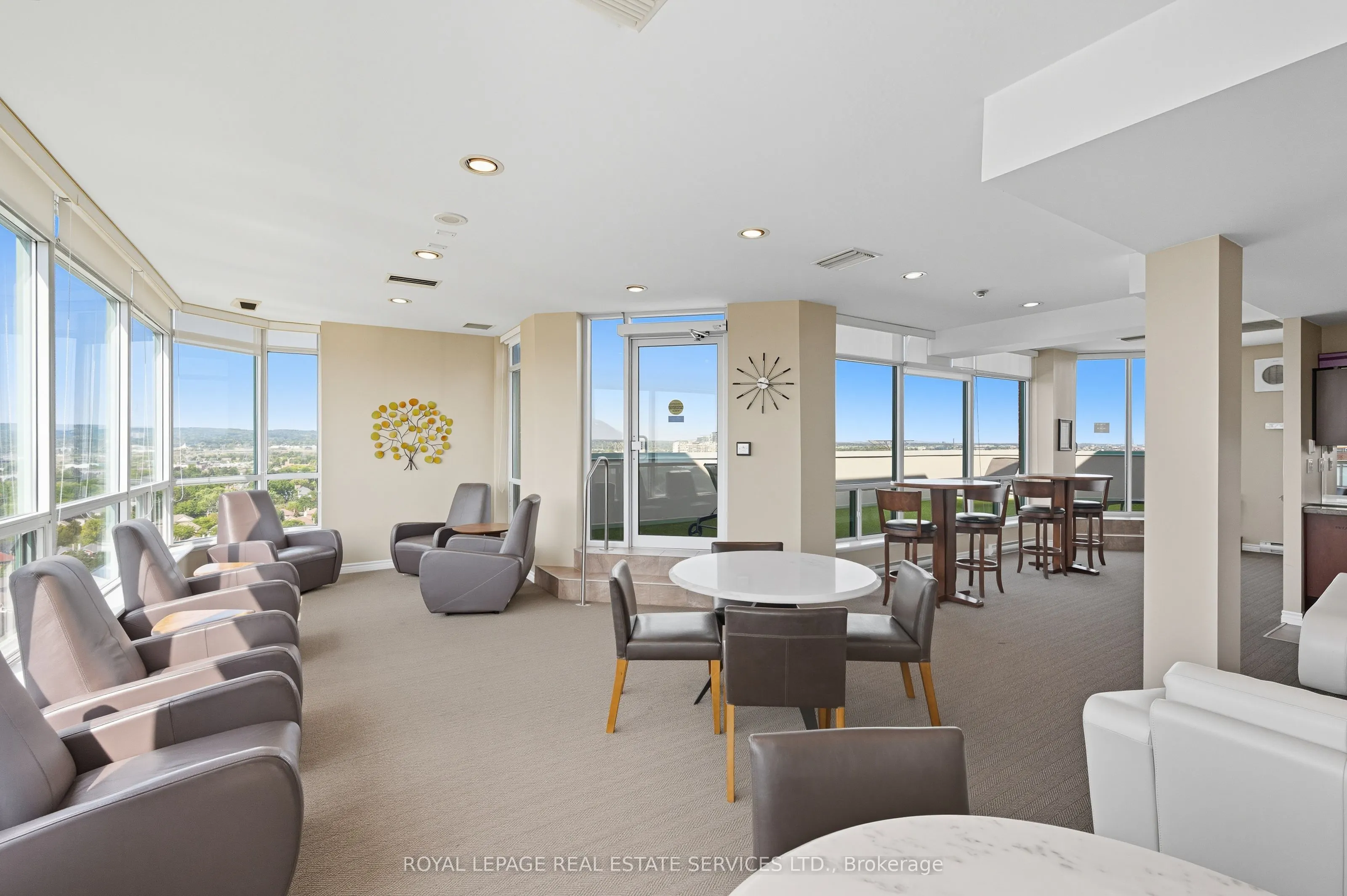 1276 Maple Crossing Boulevard, #614