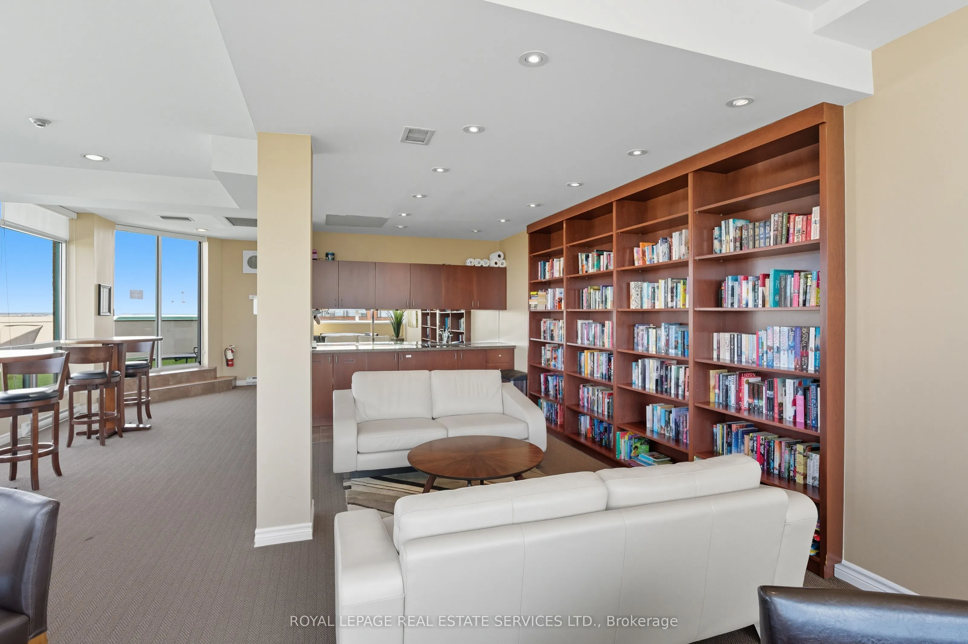 1276 Maple Crossing Boulevard, #614