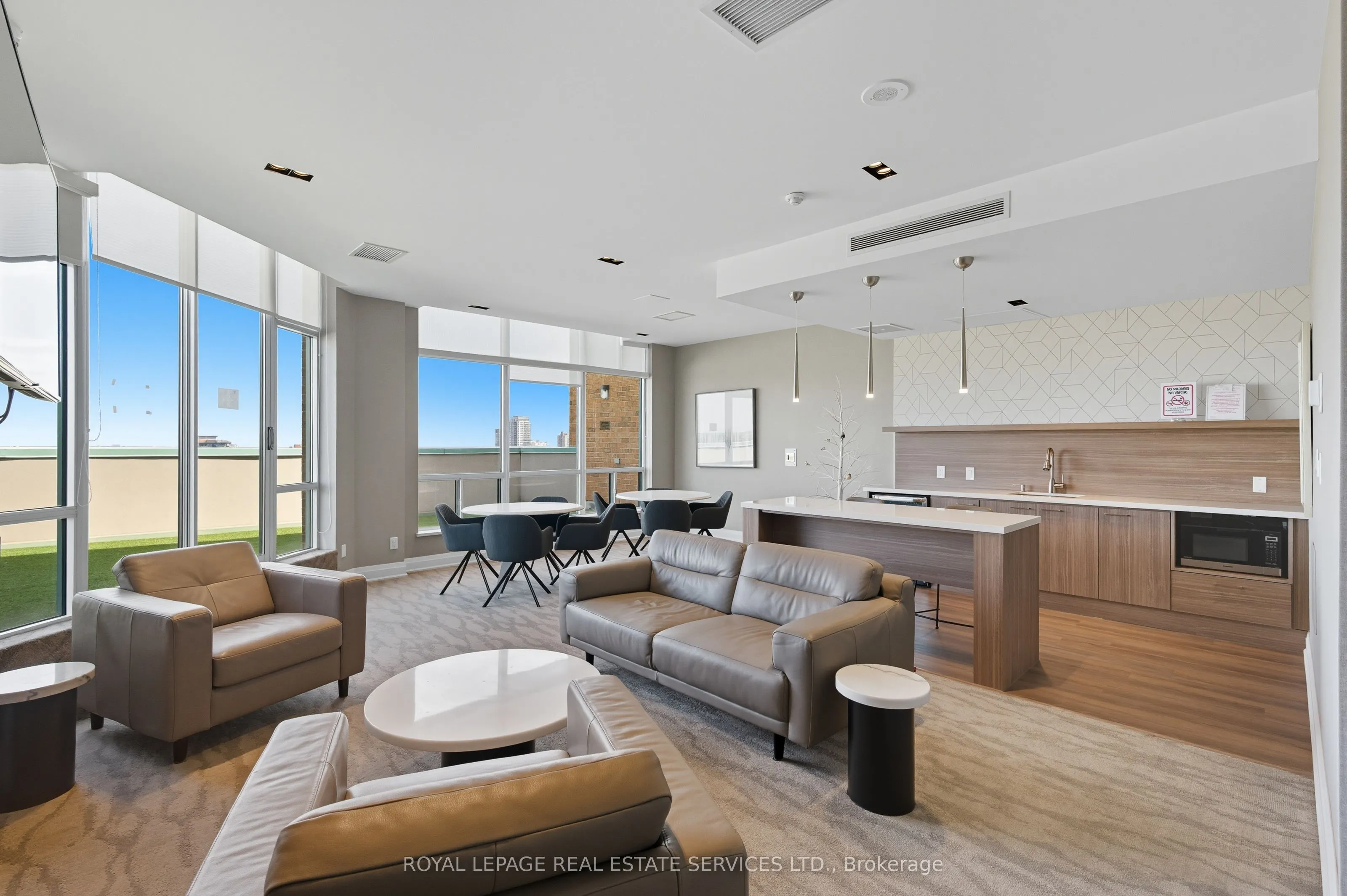 1276 Maple Crossing Boulevard, #614