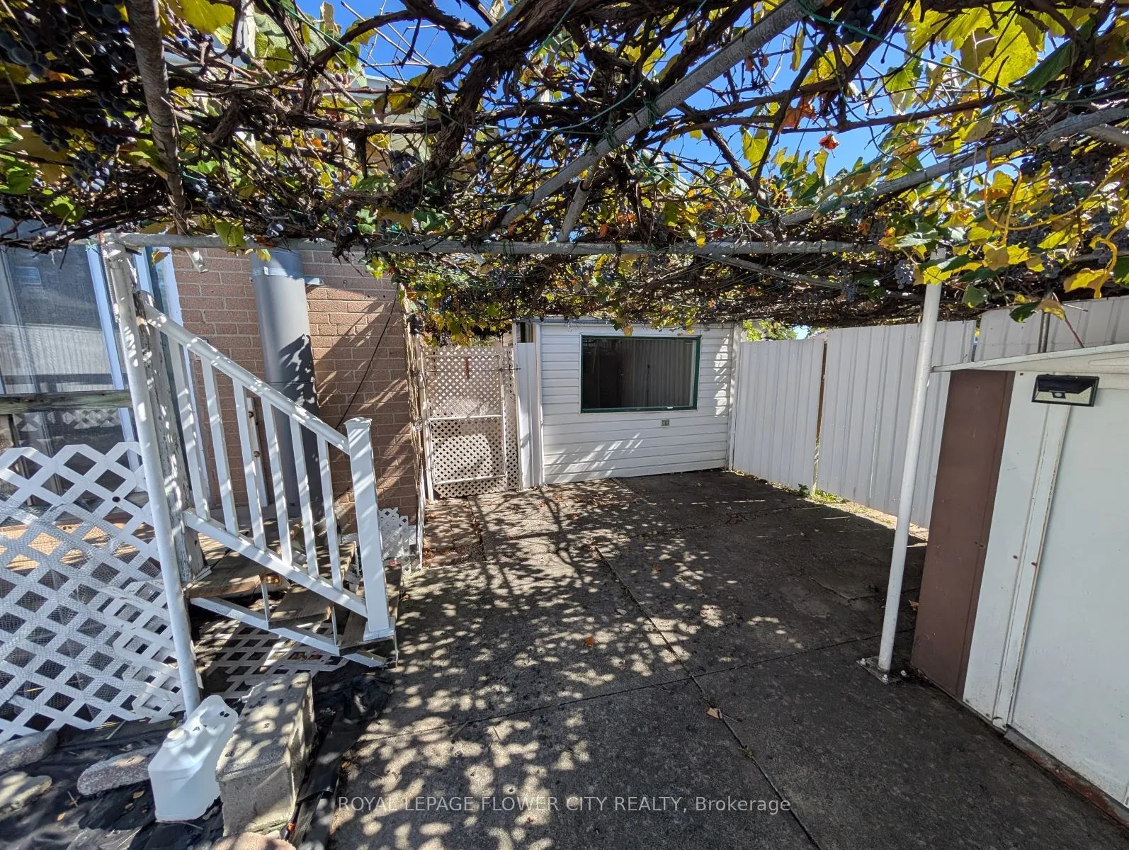 8 Athlone Avenue