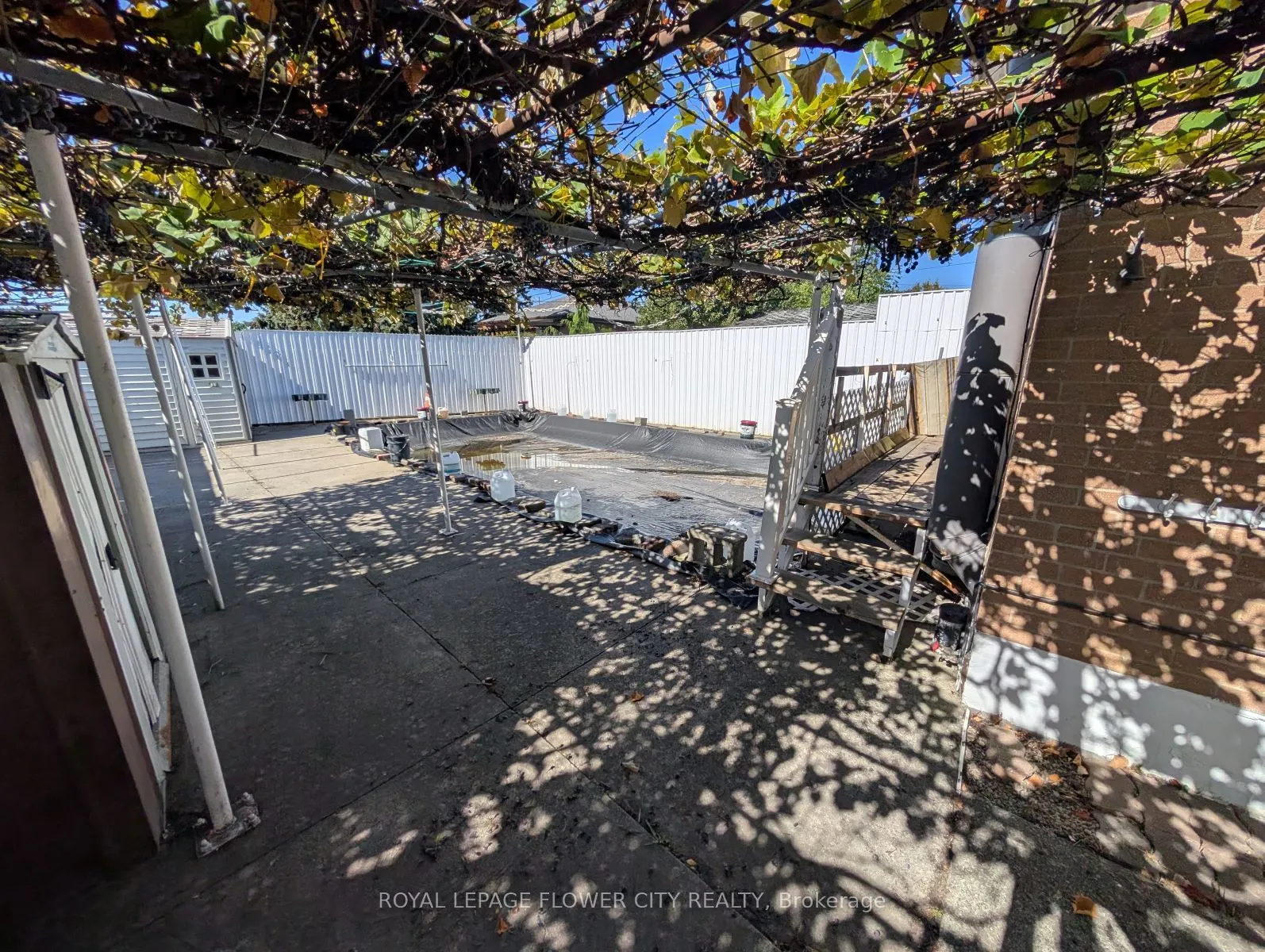 8 Athlone Avenue