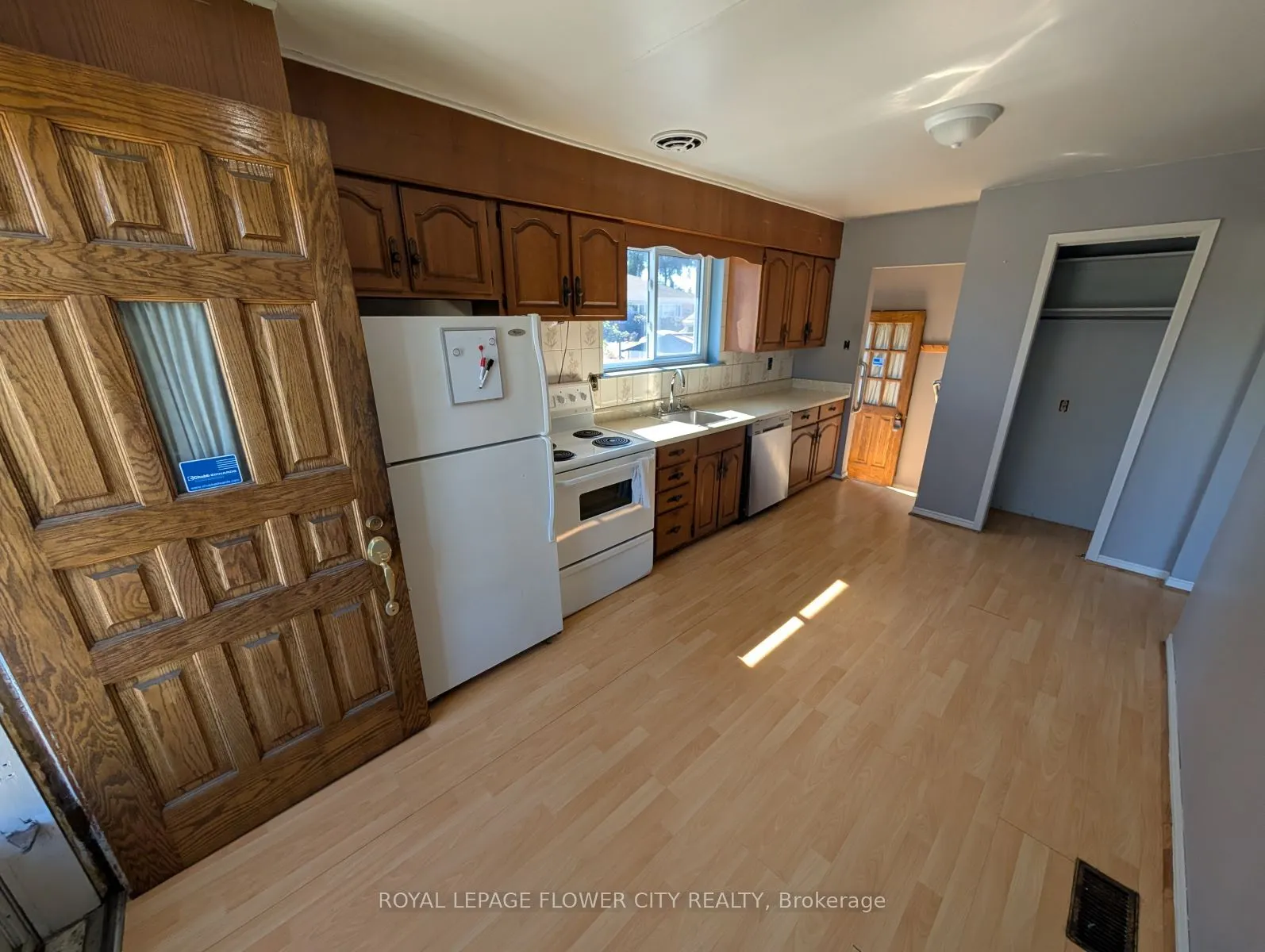 8 Athlone Avenue