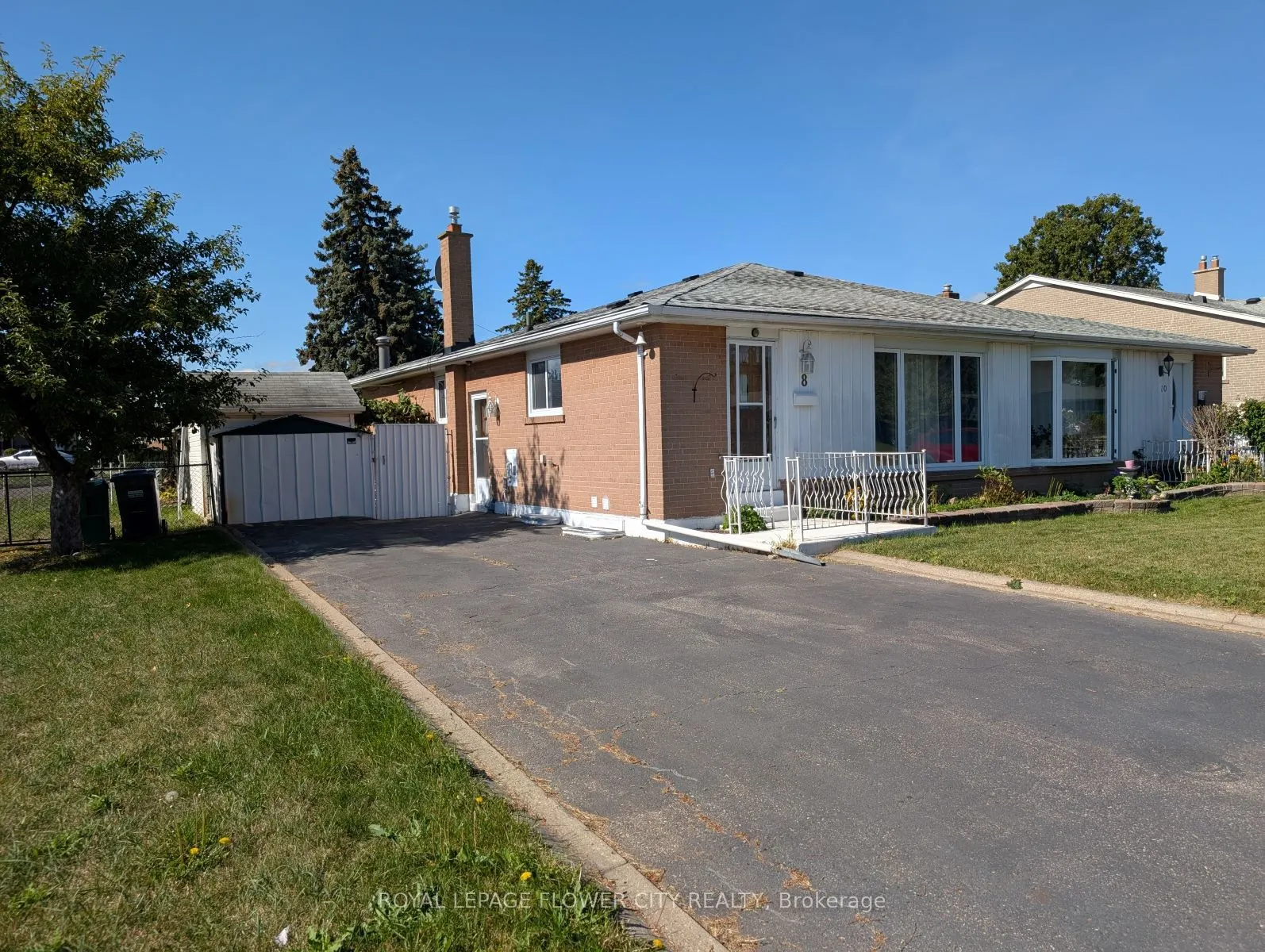 8 Athlone Avenue