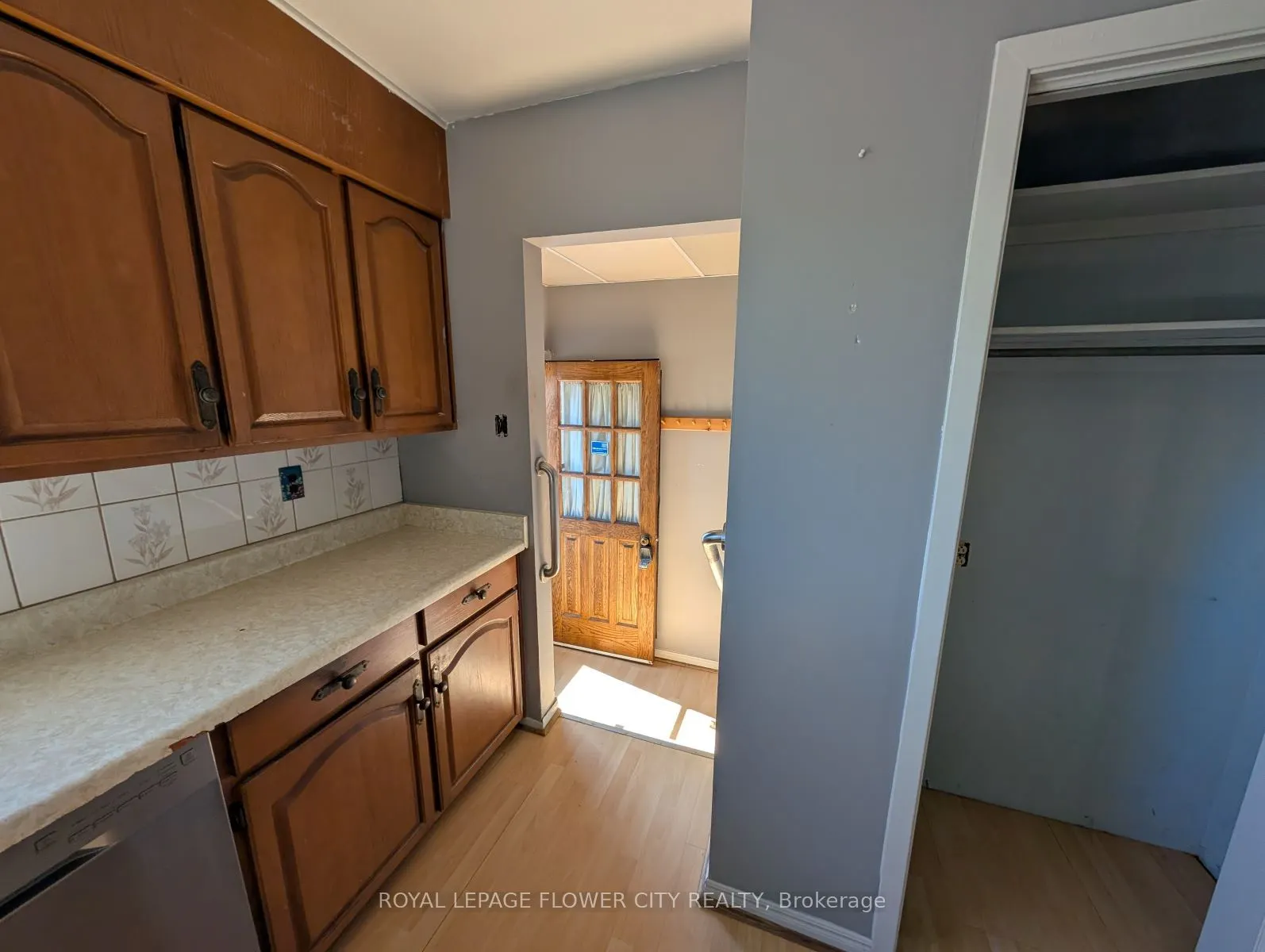 8 Athlone Avenue