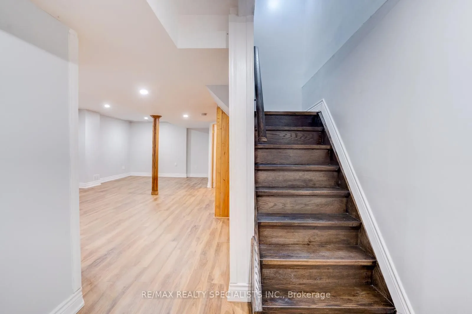 1039 Cedarglen Gate, #28