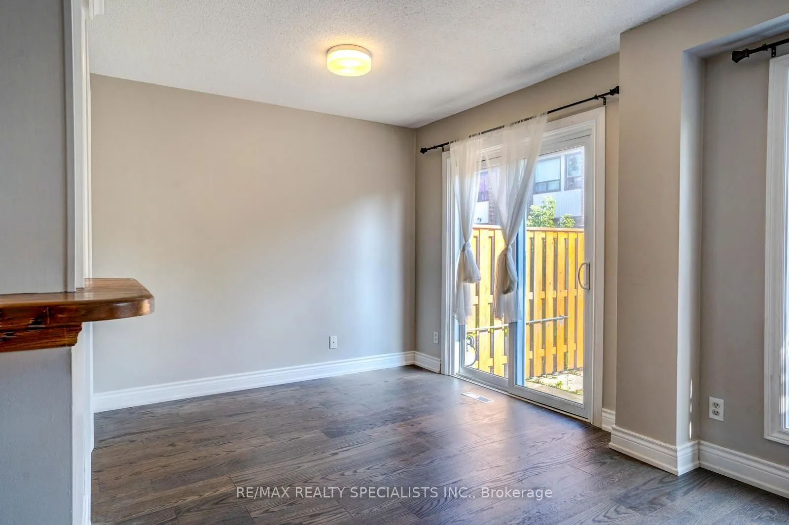 1039 Cedarglen Gate, #28