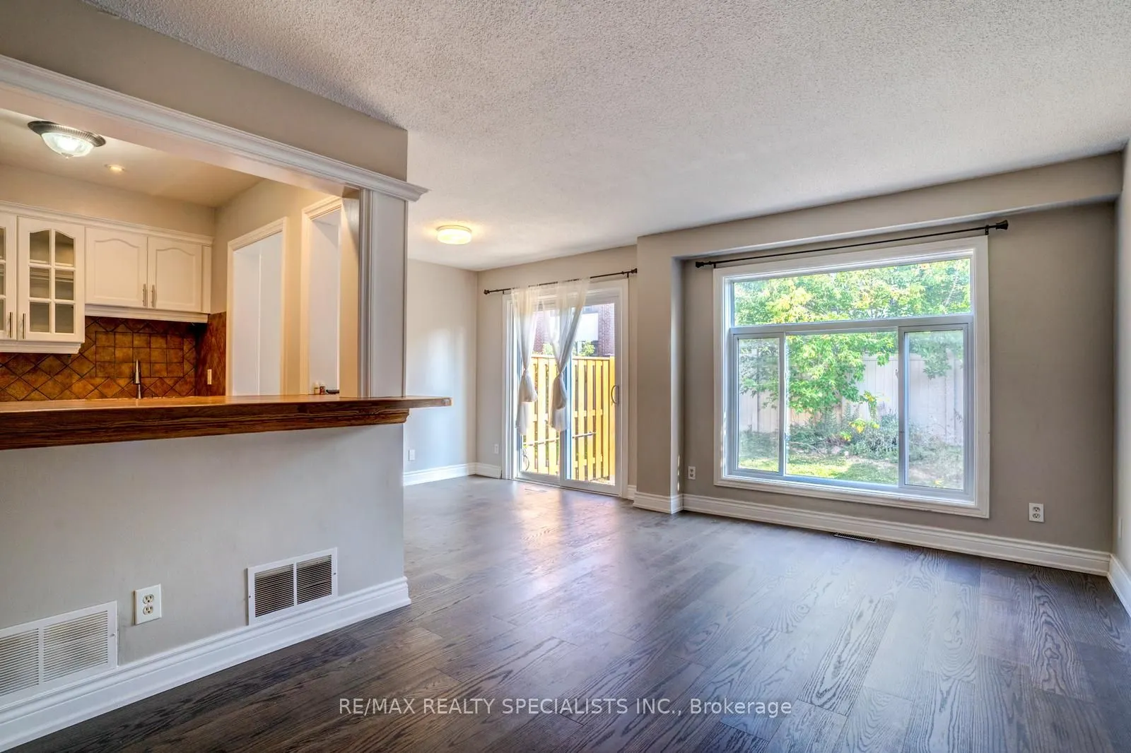 1039 Cedarglen Gate, #28