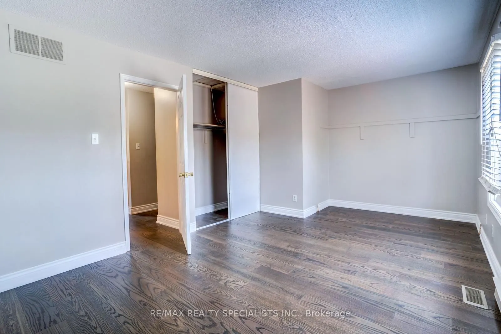 1039 Cedarglen Gate, #28