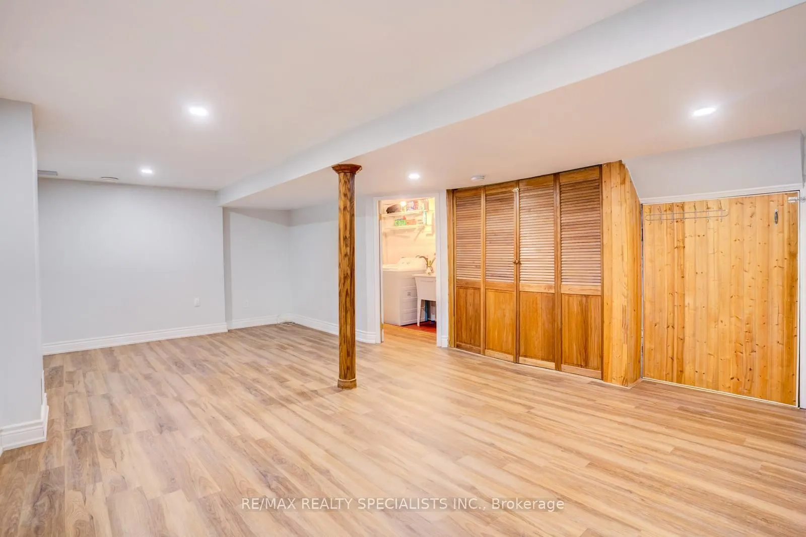 1039 Cedarglen Gate, #28
