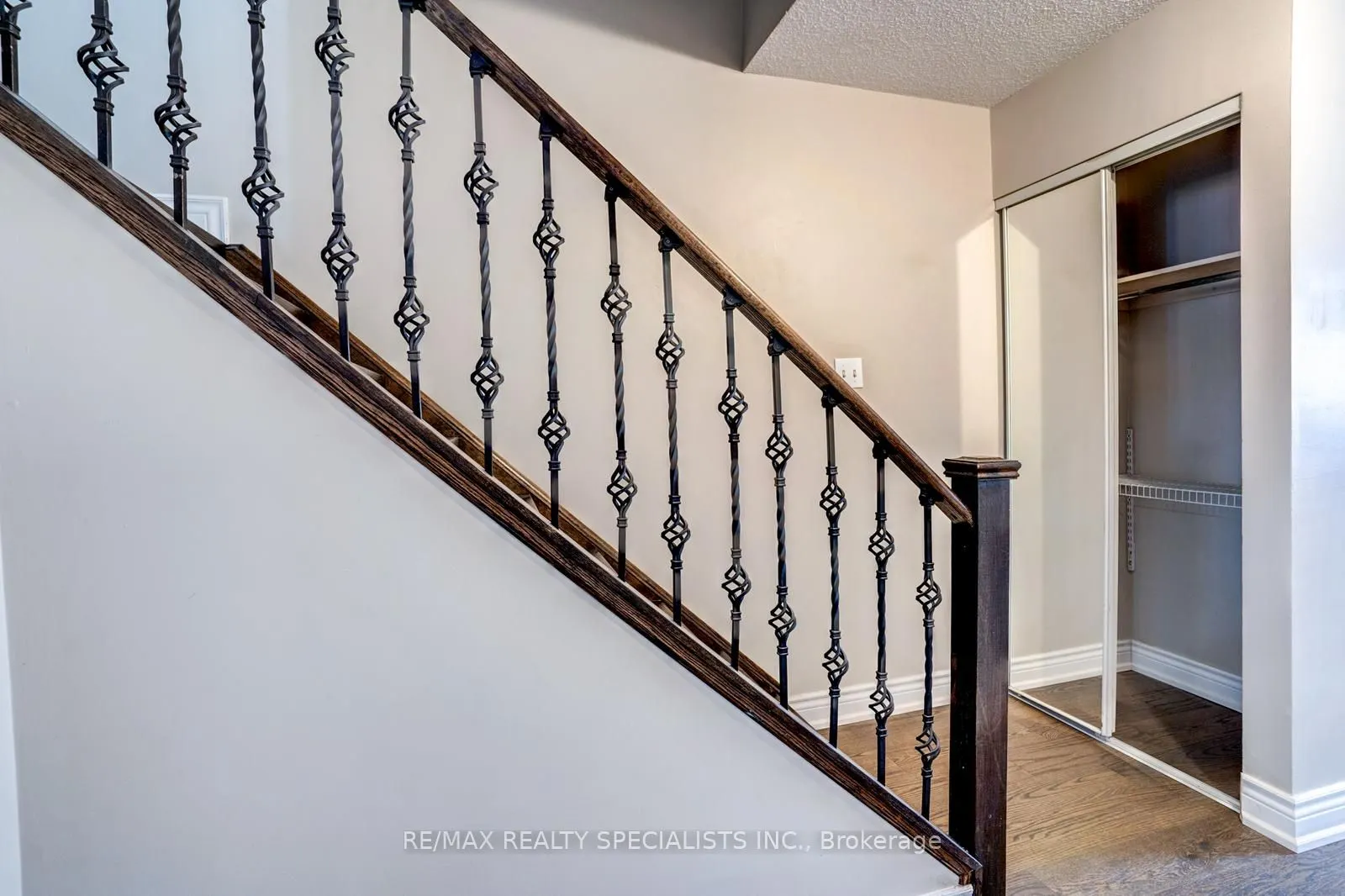 1039 Cedarglen Gate, #28