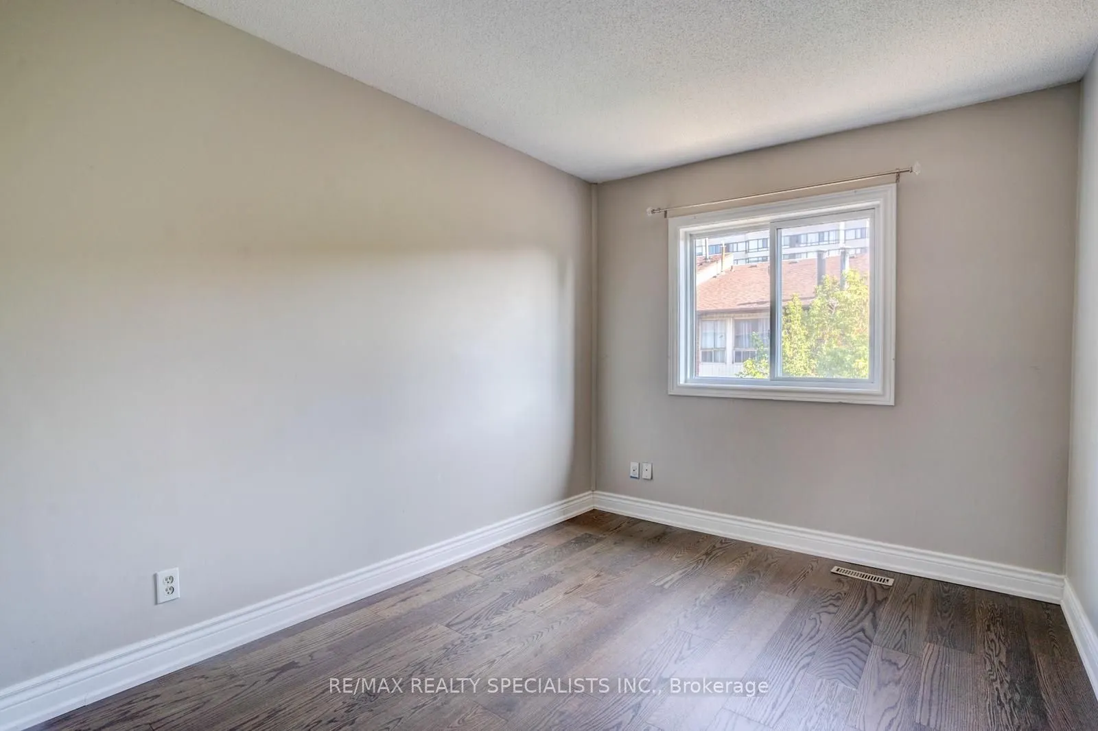 1039 Cedarglen Gate, #28