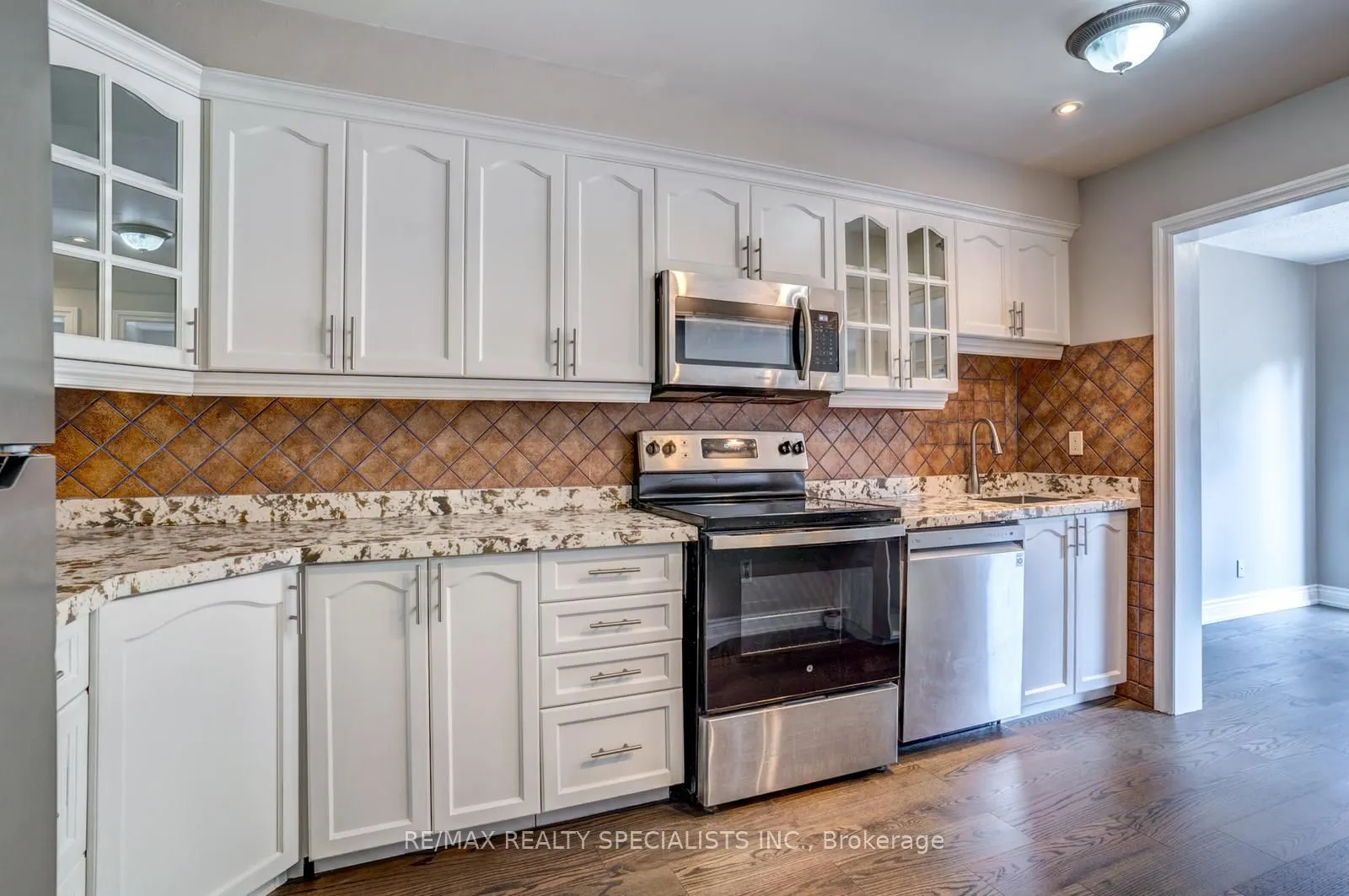 1039 Cedarglen Gate, #28