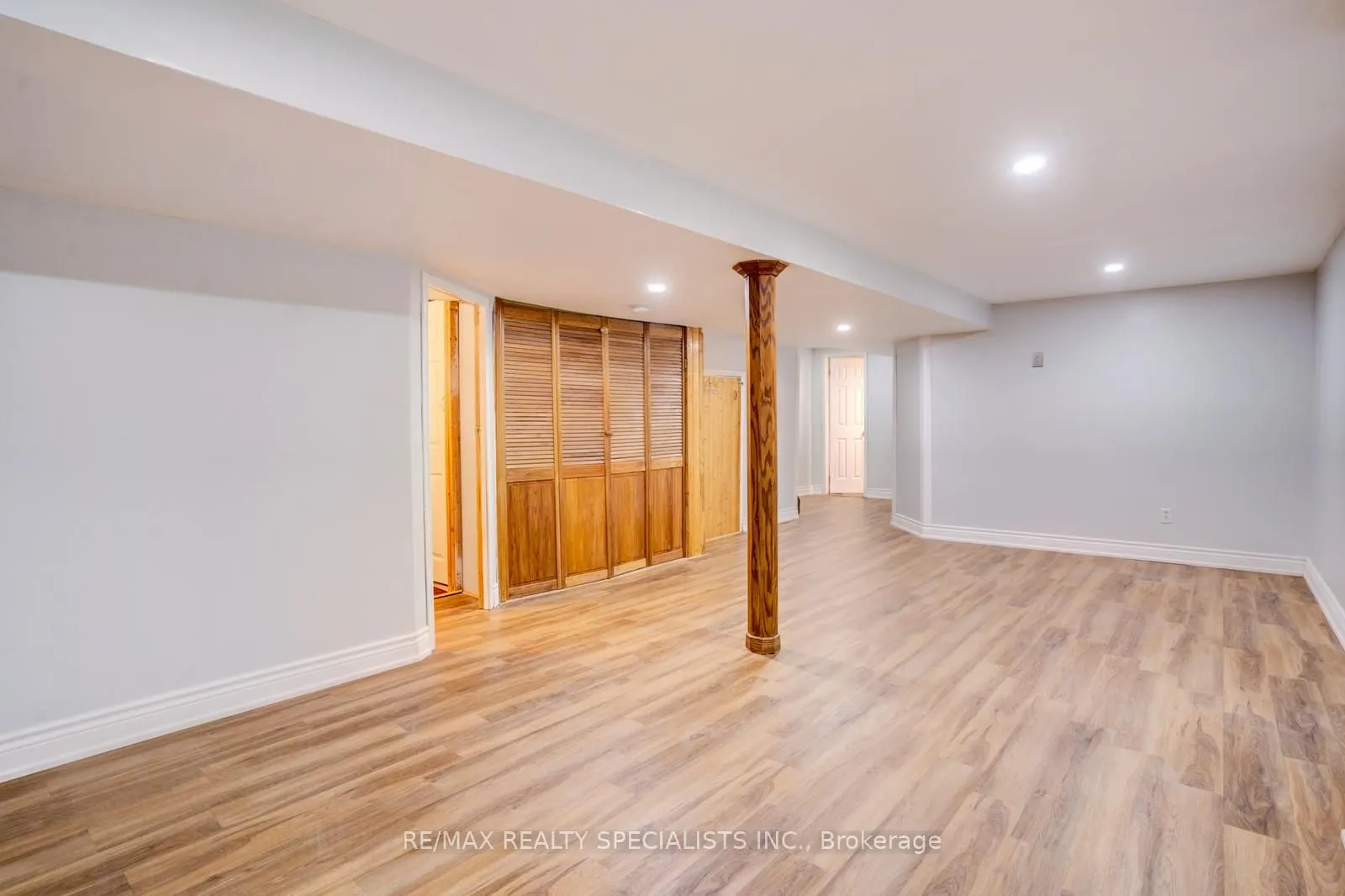 1039 Cedarglen Gate, #28