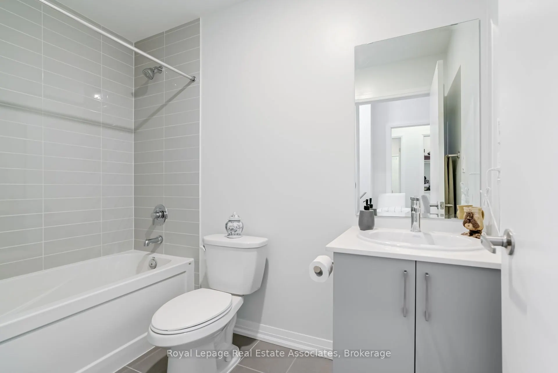 1145 Journeyman Lane, #230