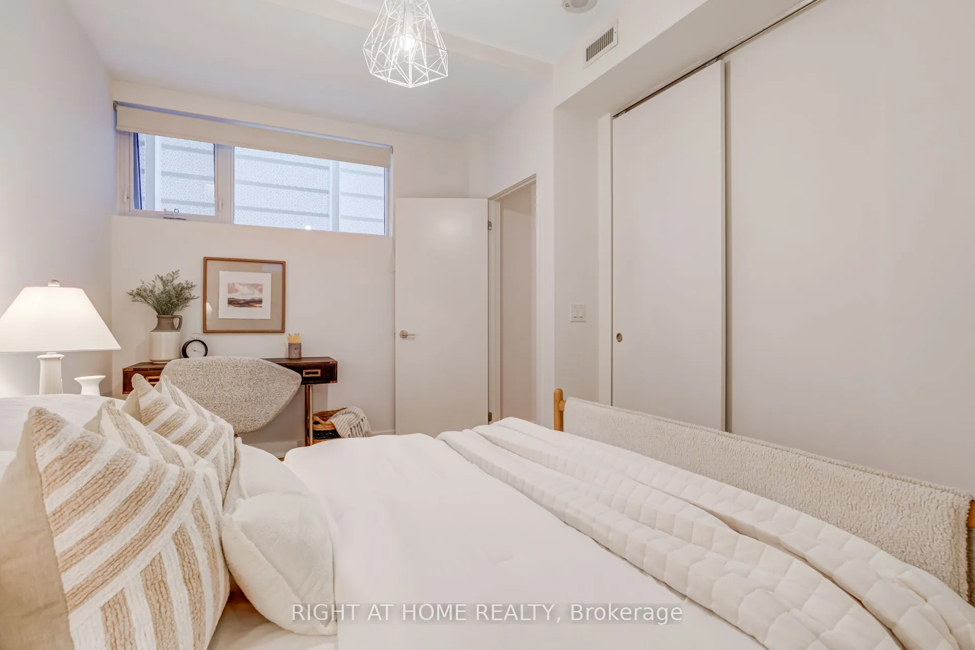 25 Ritchie Avenue S, #307