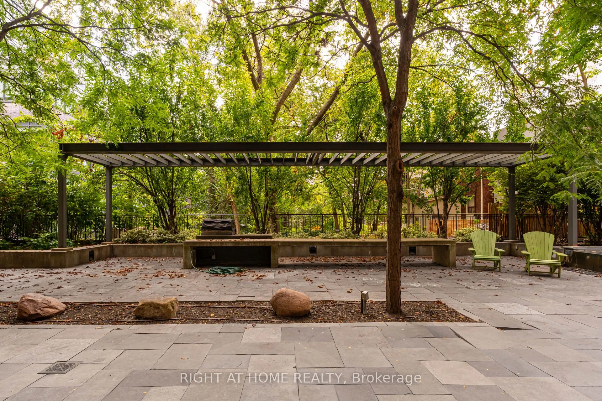 25 Ritchie Avenue S, #307