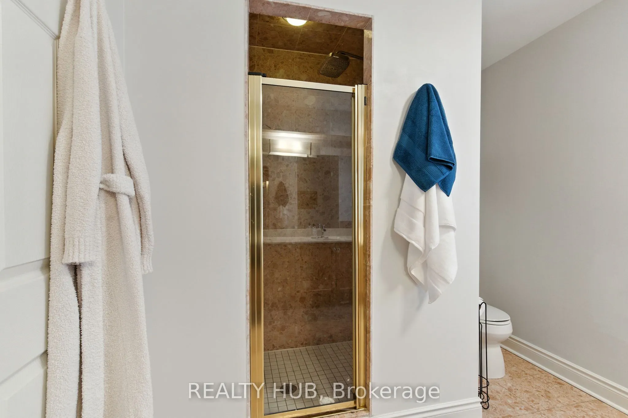 442 MAPLE Avenue, #7