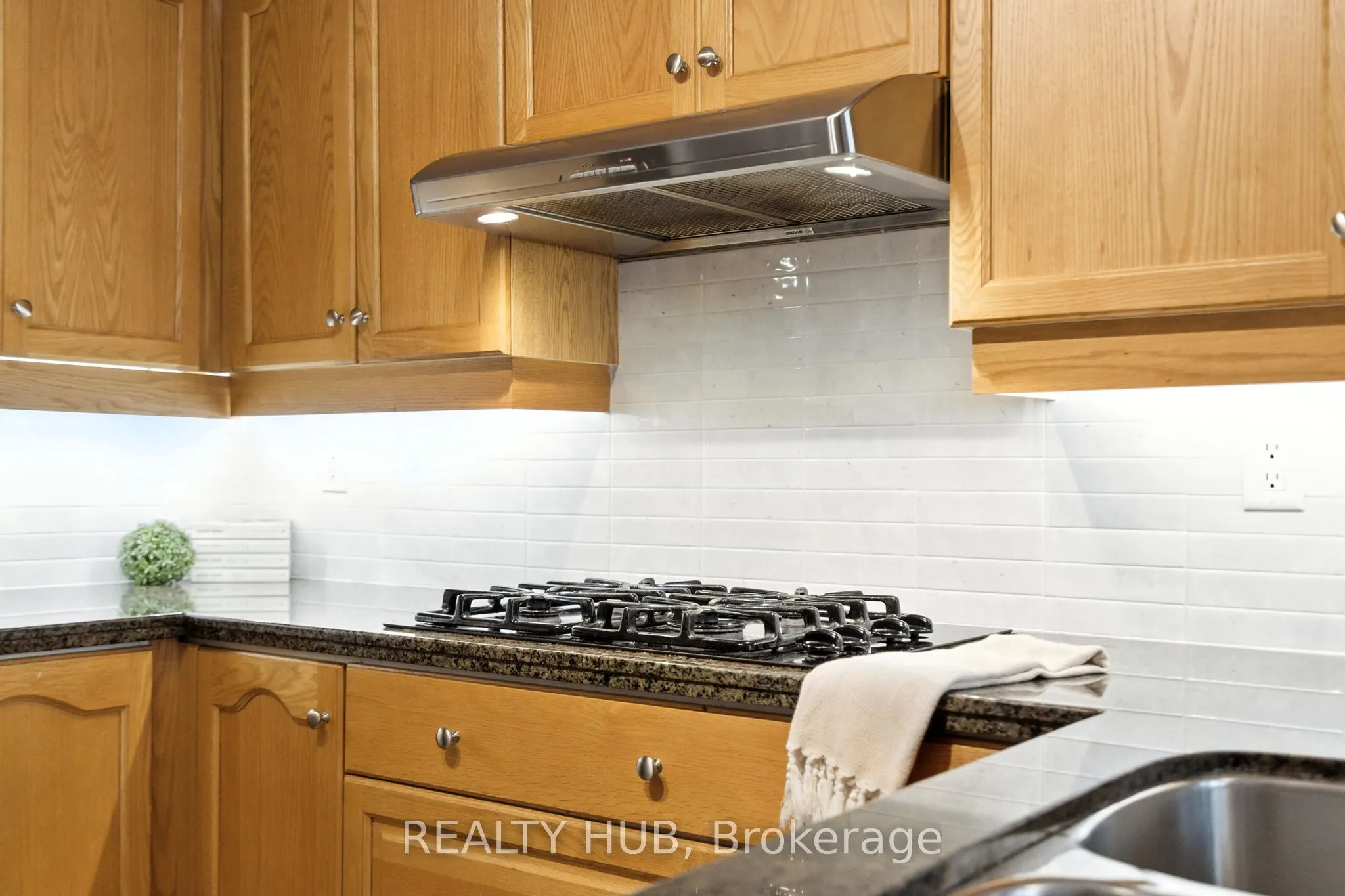 442 MAPLE Avenue, #7