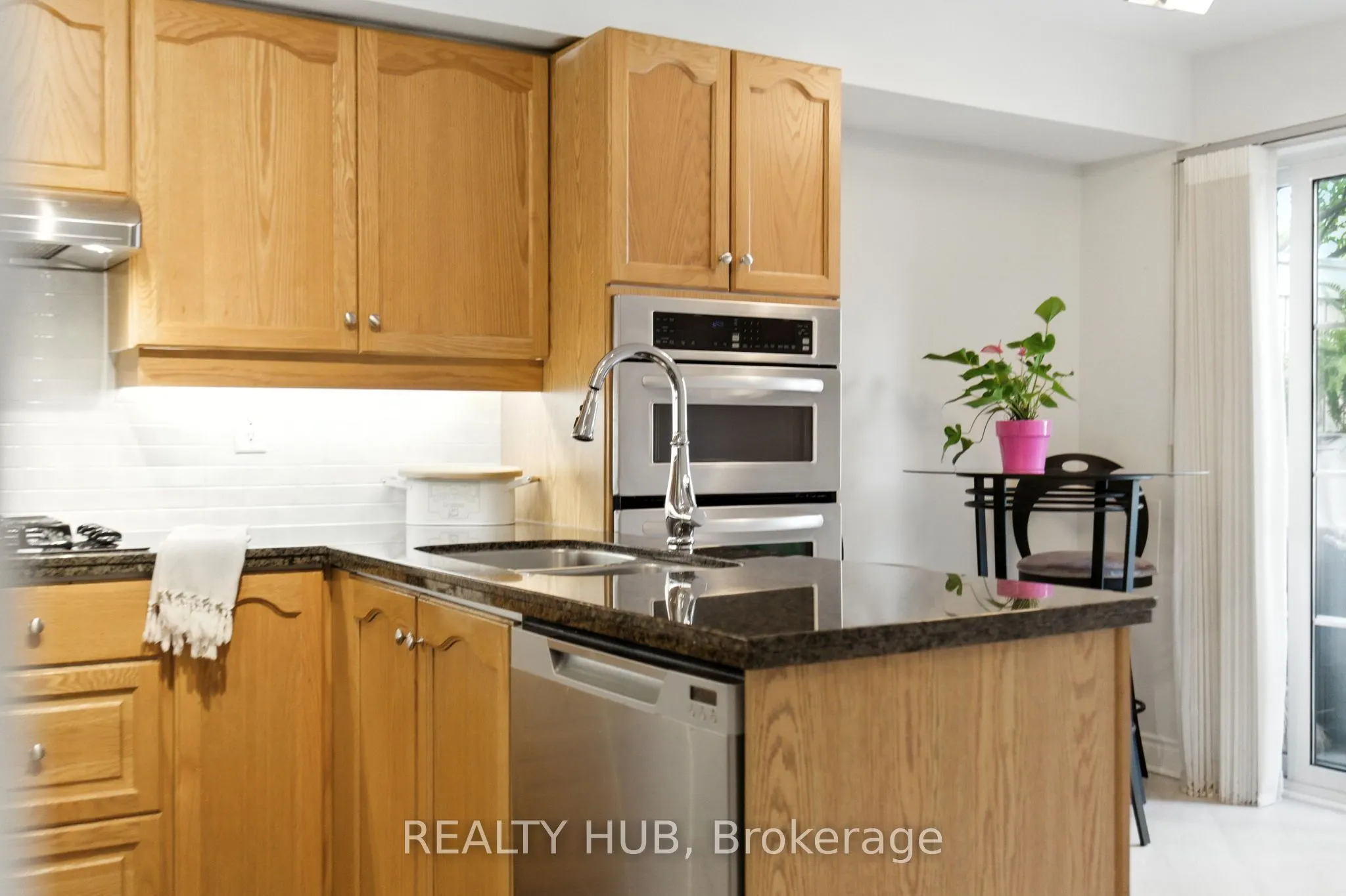 442 MAPLE Avenue, #7