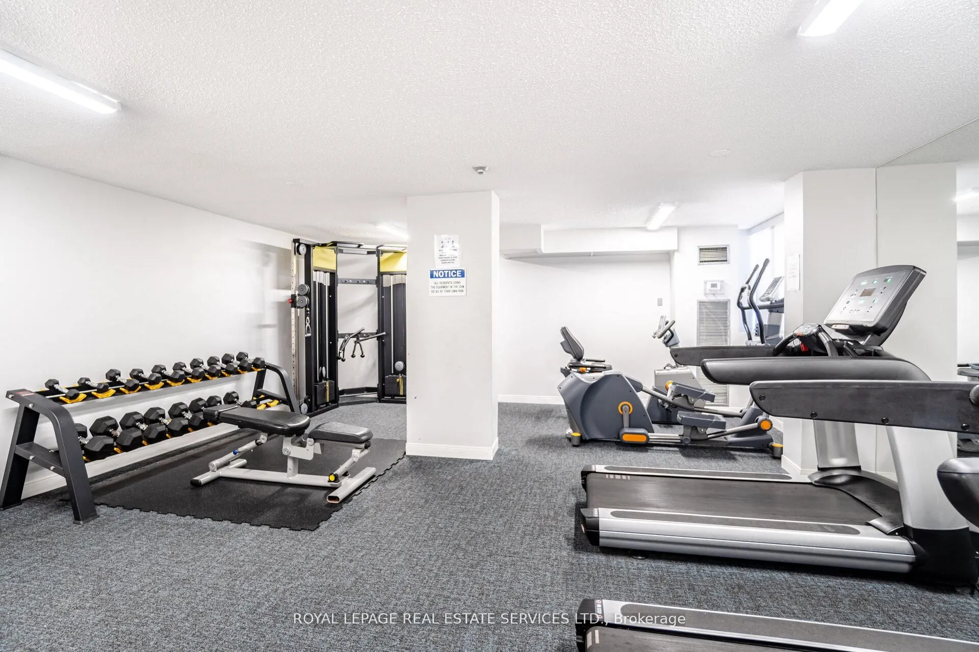 3950 Kaneff Crescent, #102