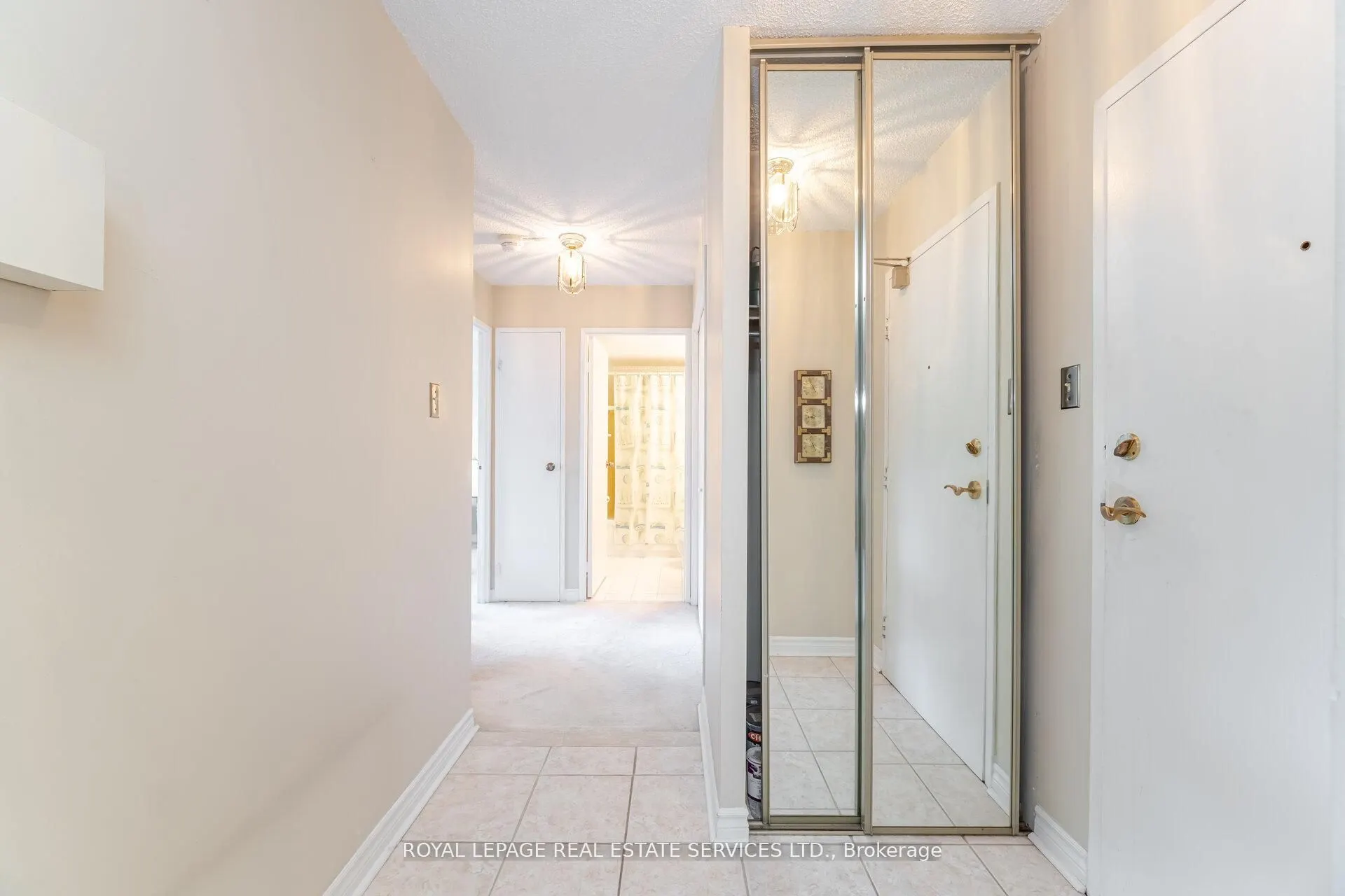 3950 Kaneff Crescent, #102