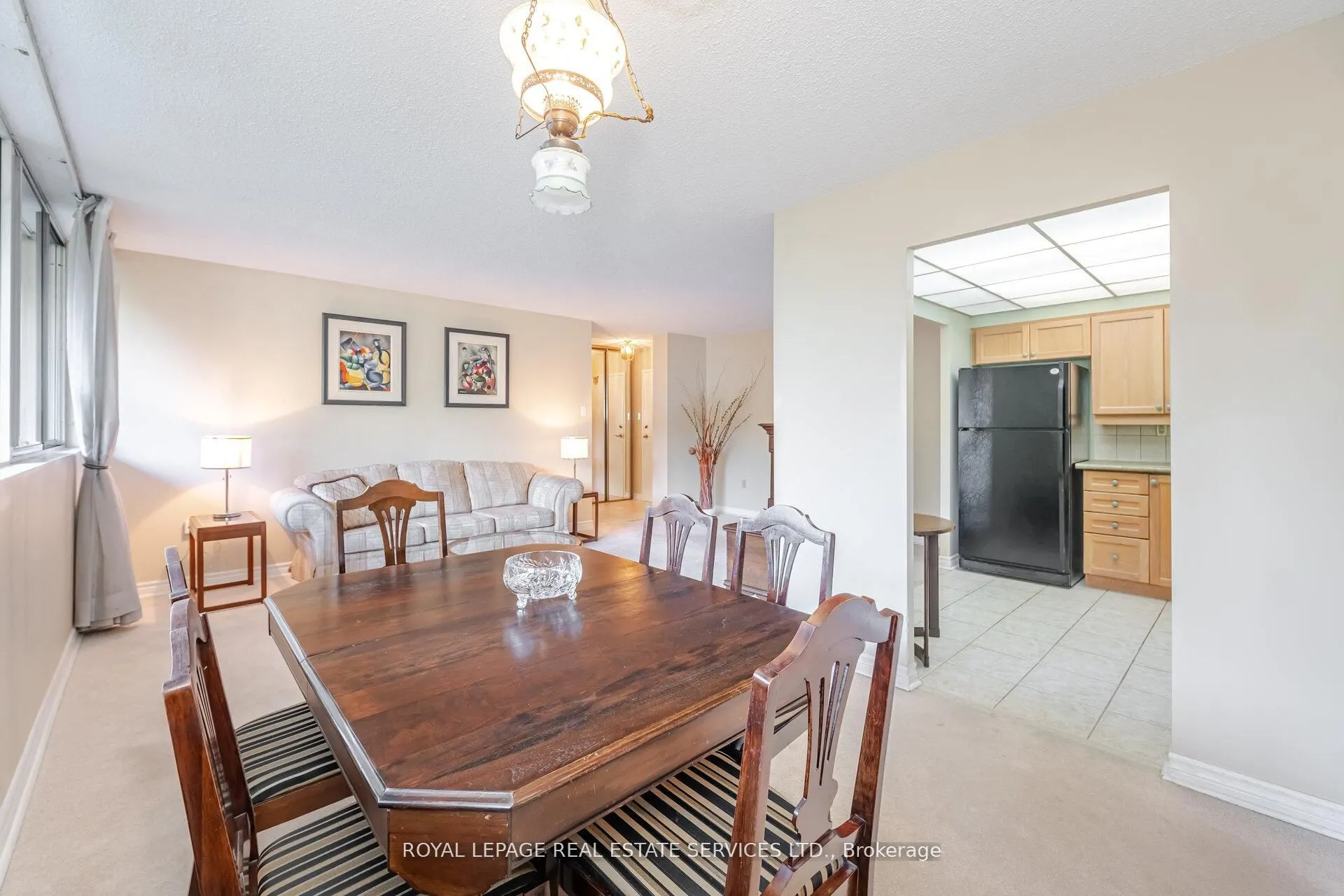 3950 Kaneff Crescent, #102