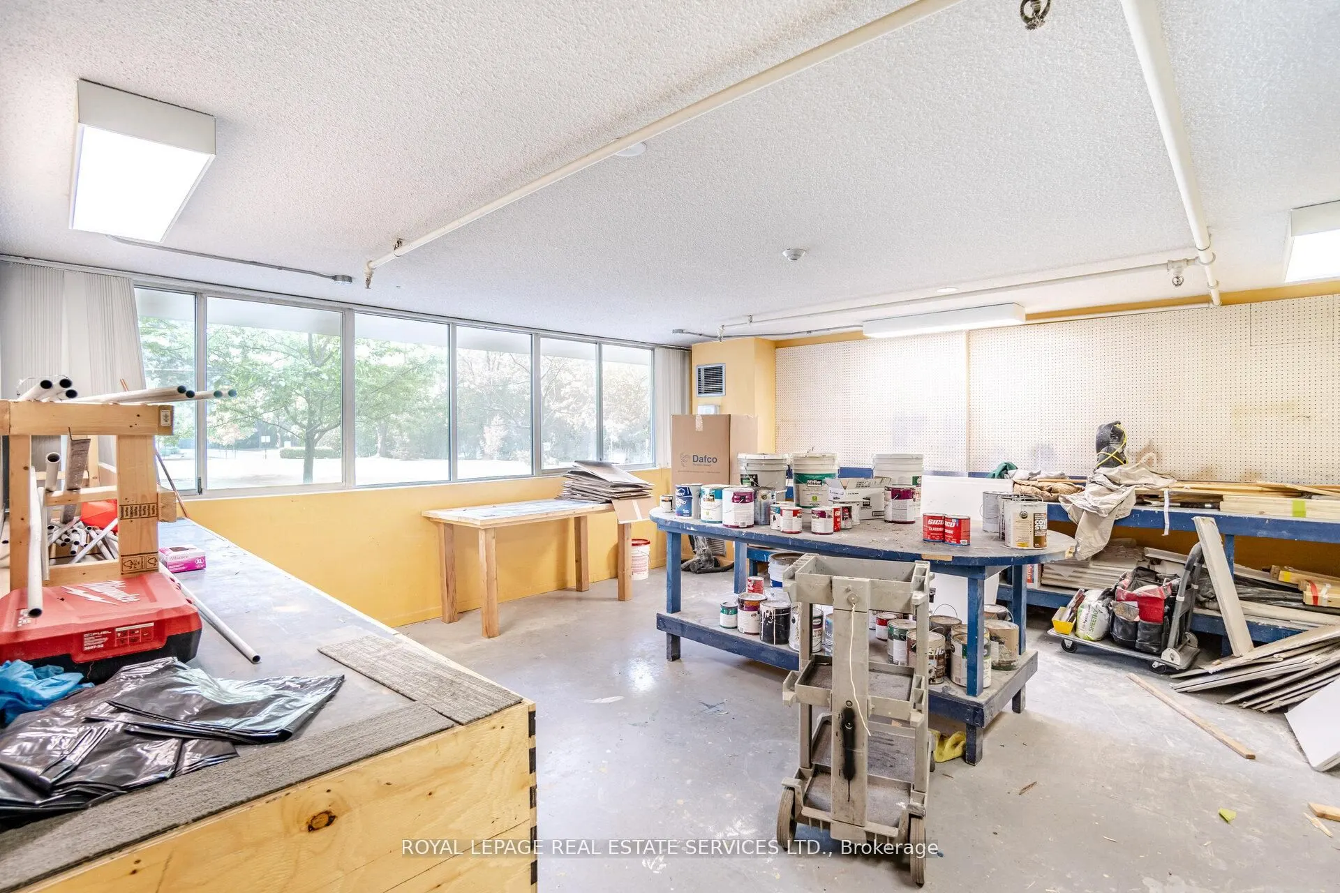 3950 Kaneff Crescent, #102