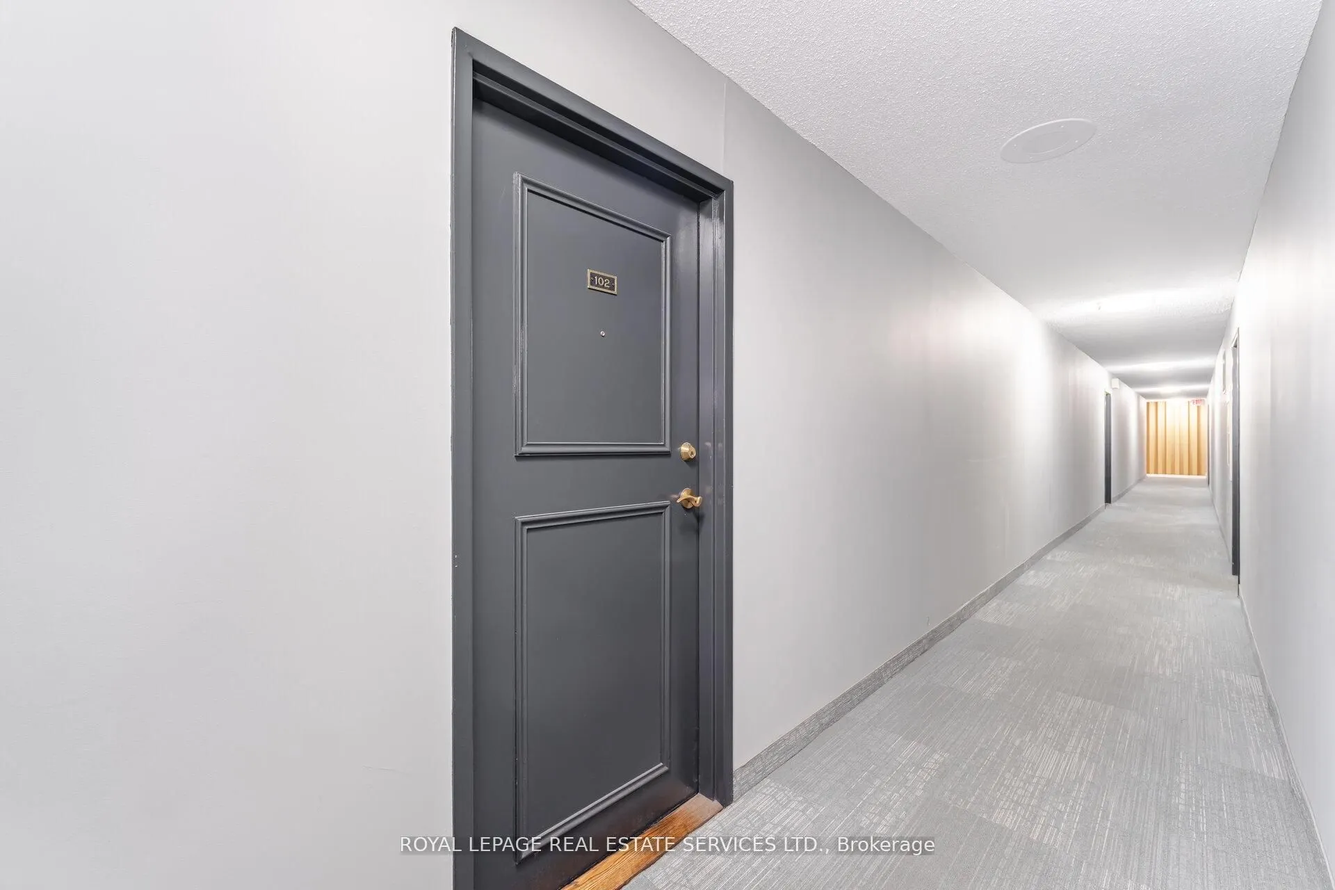 3950 Kaneff Crescent, #102