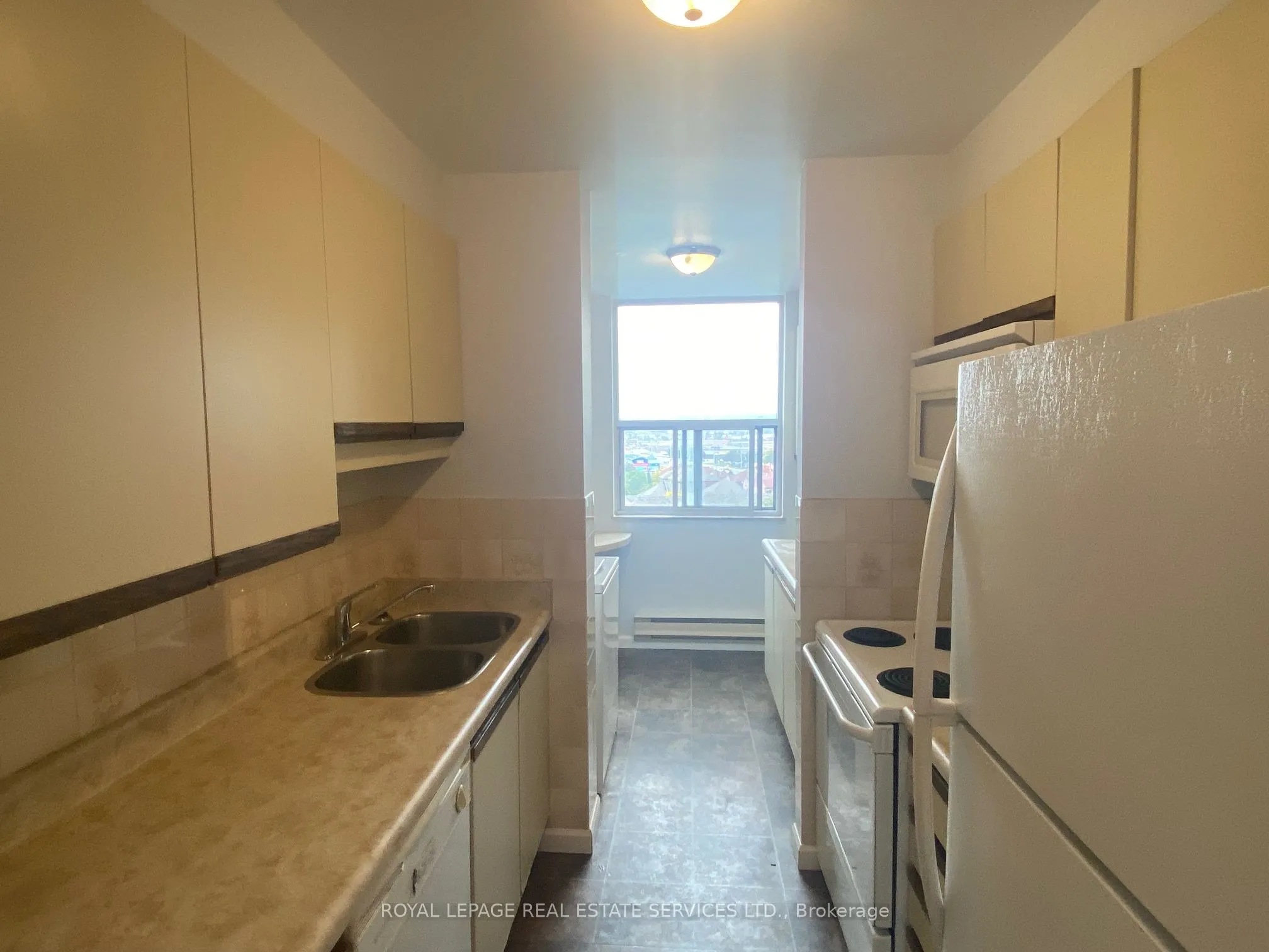 966 Inverhouse Drive, #1005