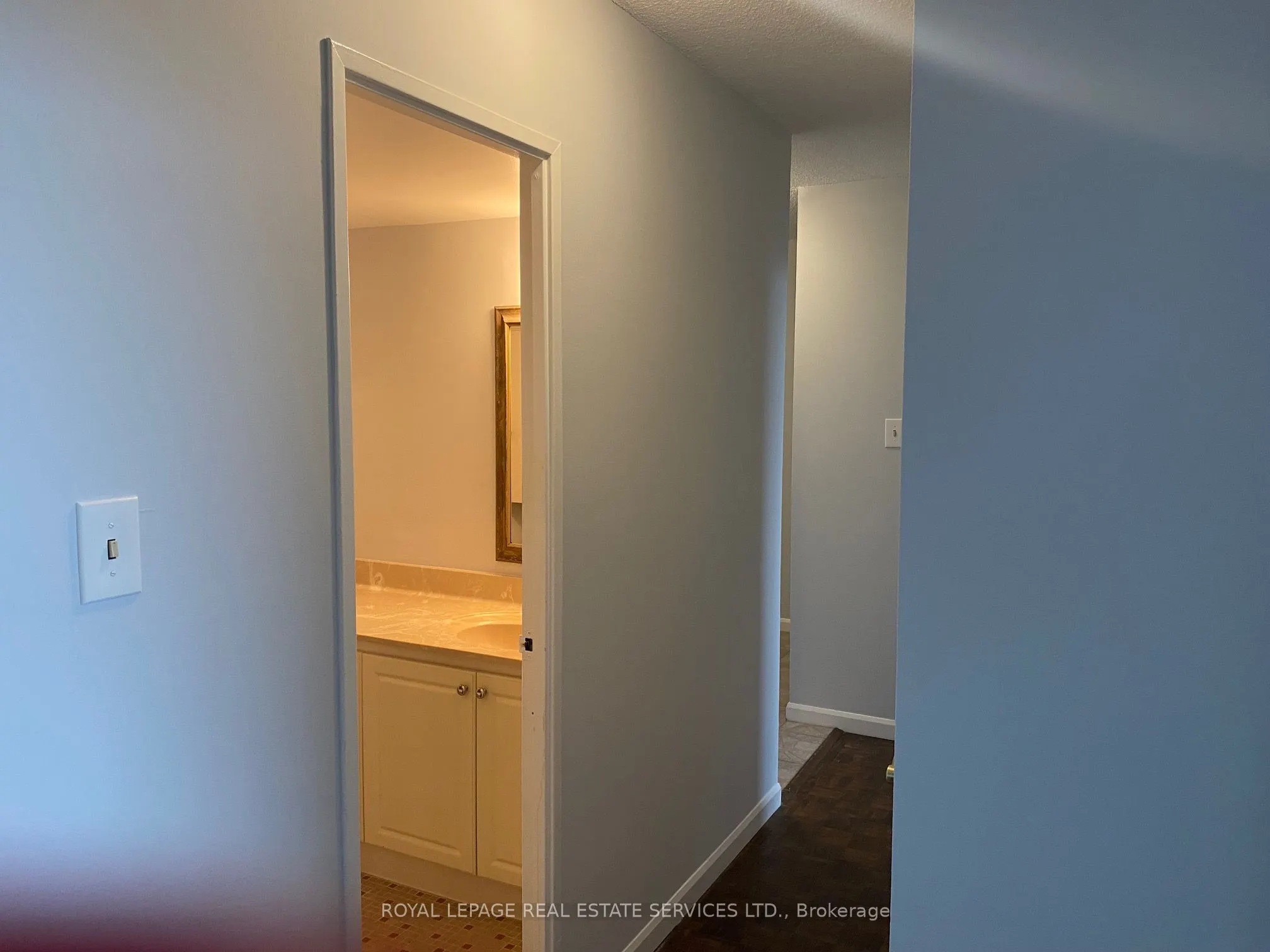 966 Inverhouse Drive, #1005