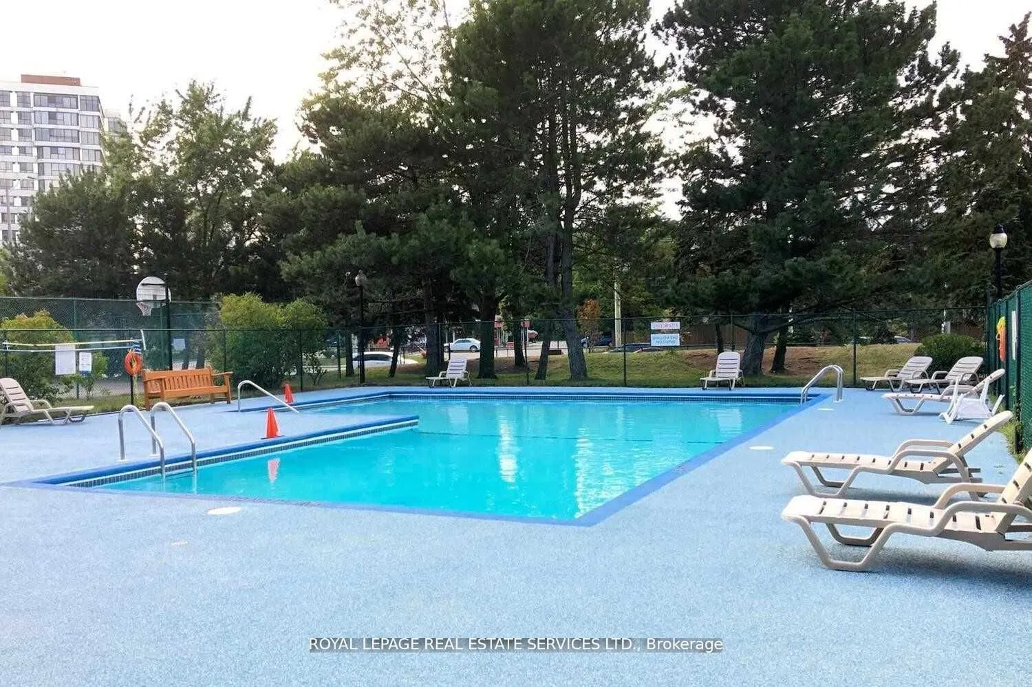 966 Inverhouse Drive, #1005