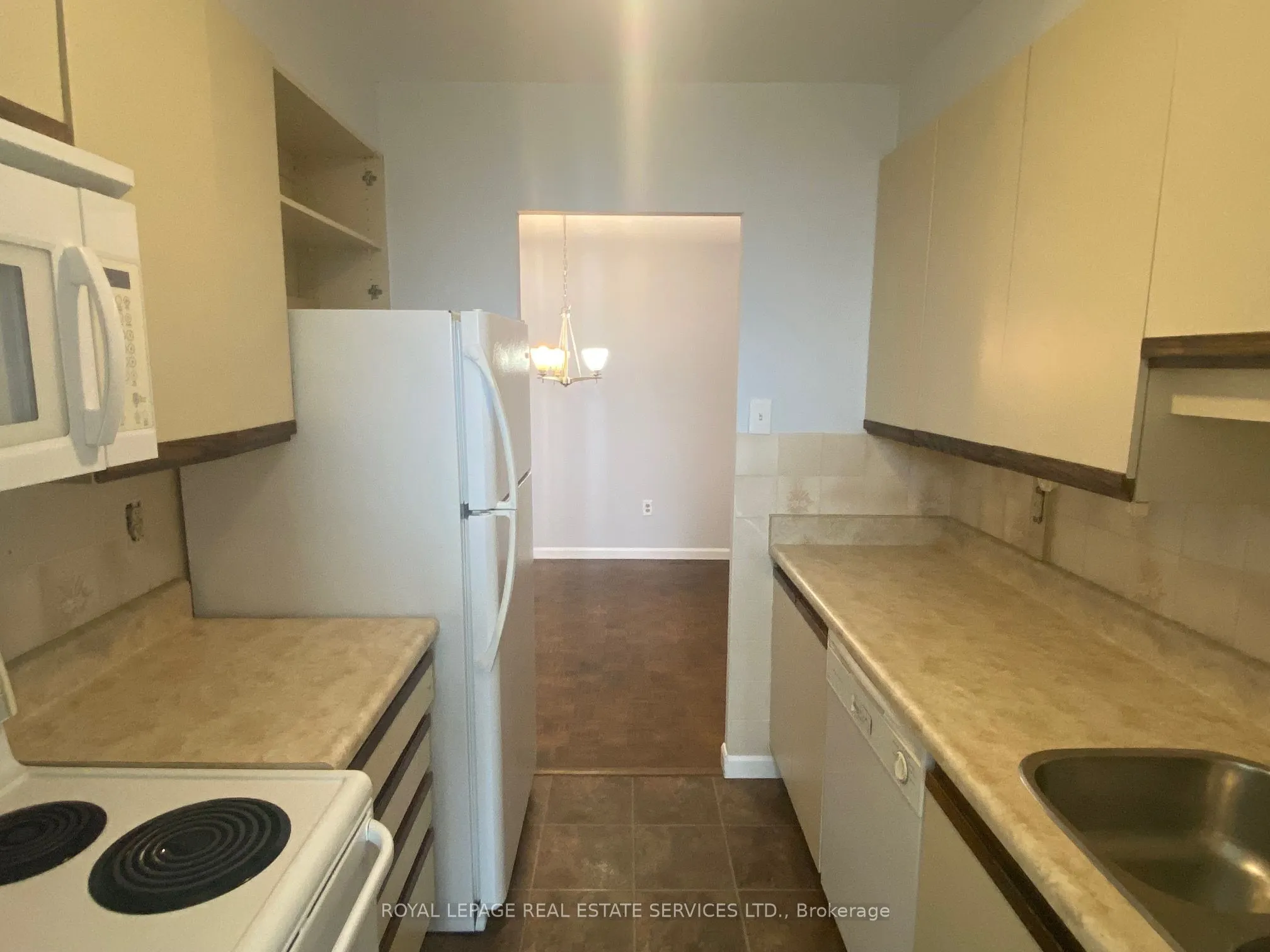 966 Inverhouse Drive, #1005