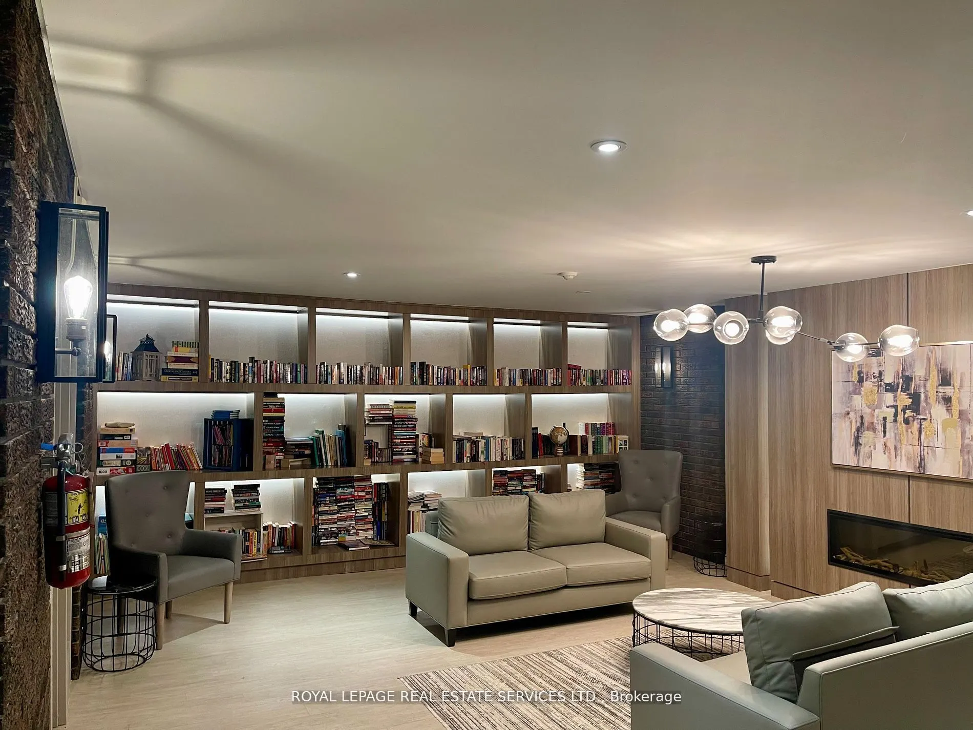 966 Inverhouse Drive, #1005