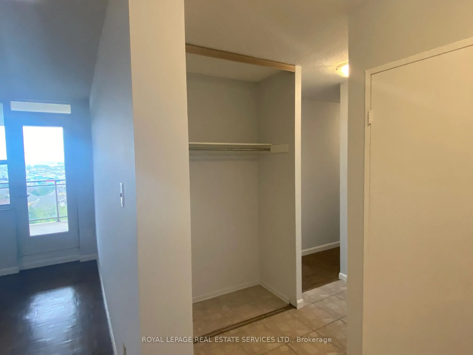 966 Inverhouse Drive, #1005