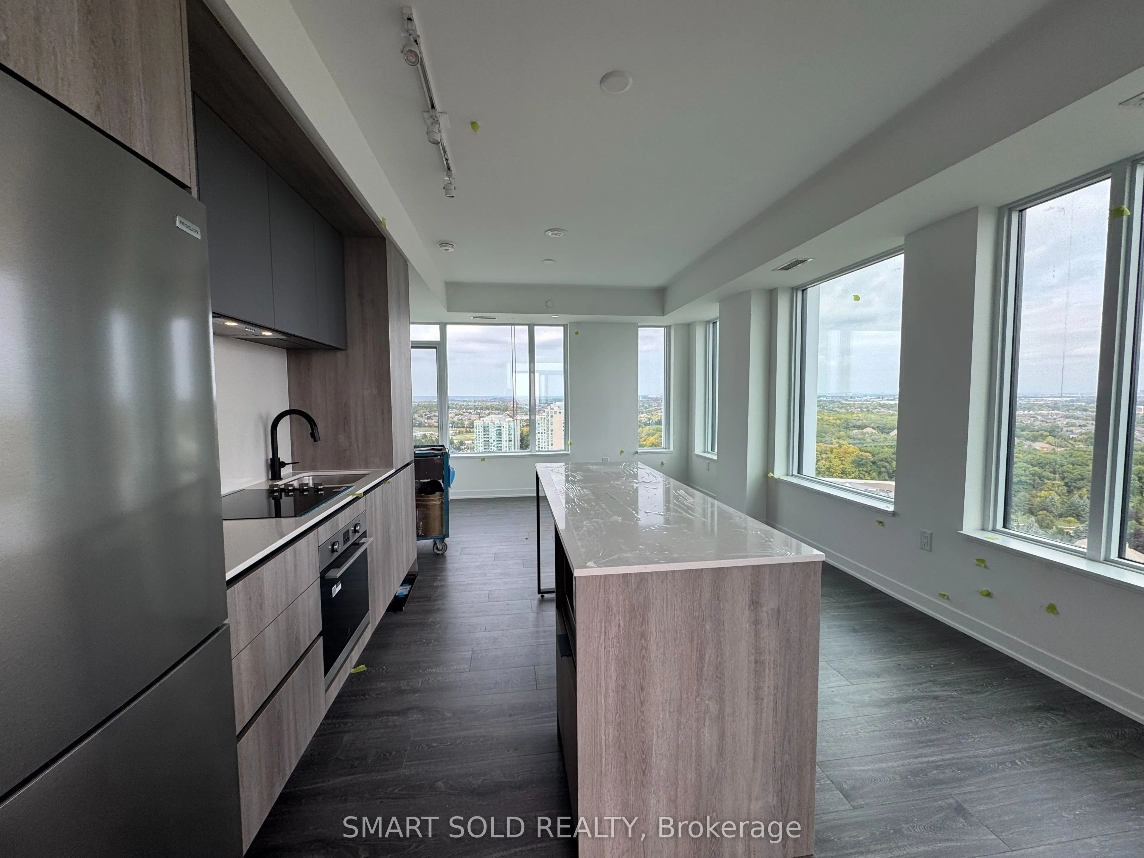 2495 Eglinton Avenue W, #2110